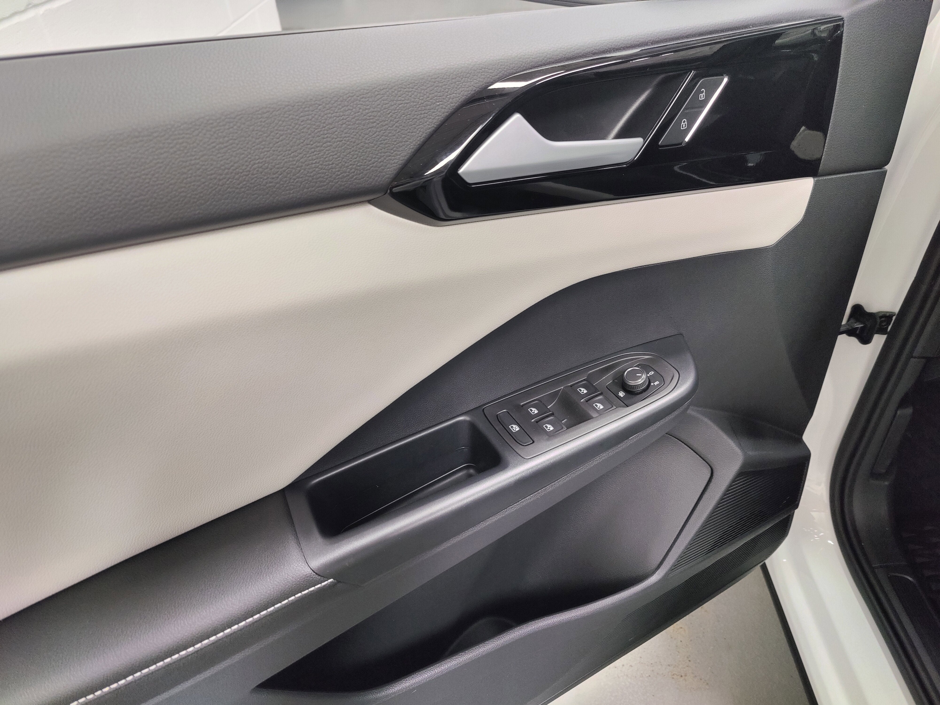 2025 Volkswagen Taos S 4-Motion AWD