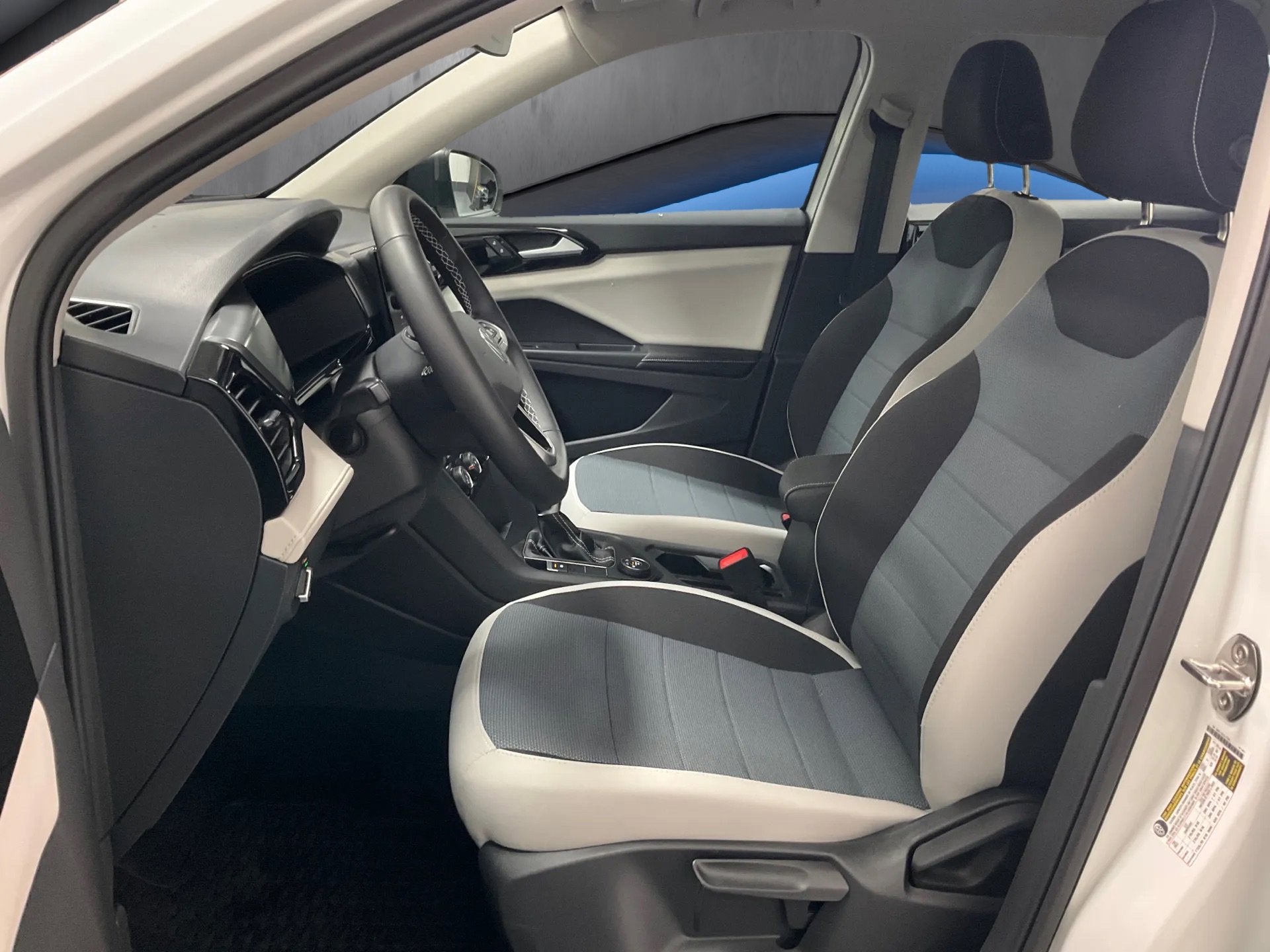 2025 Volkswagen Taos S