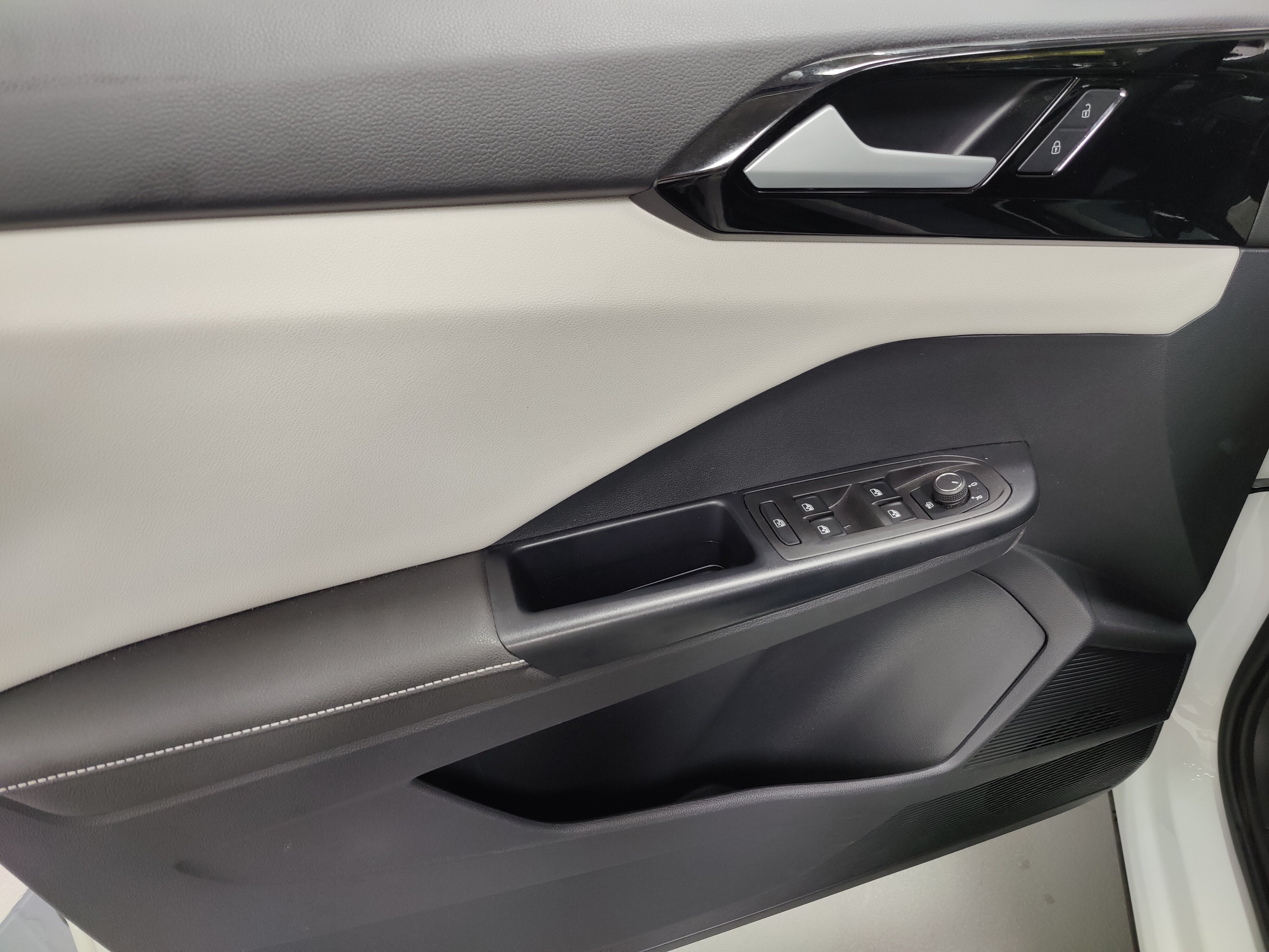2025 Volkswagen Taos S 4-Motion AWD