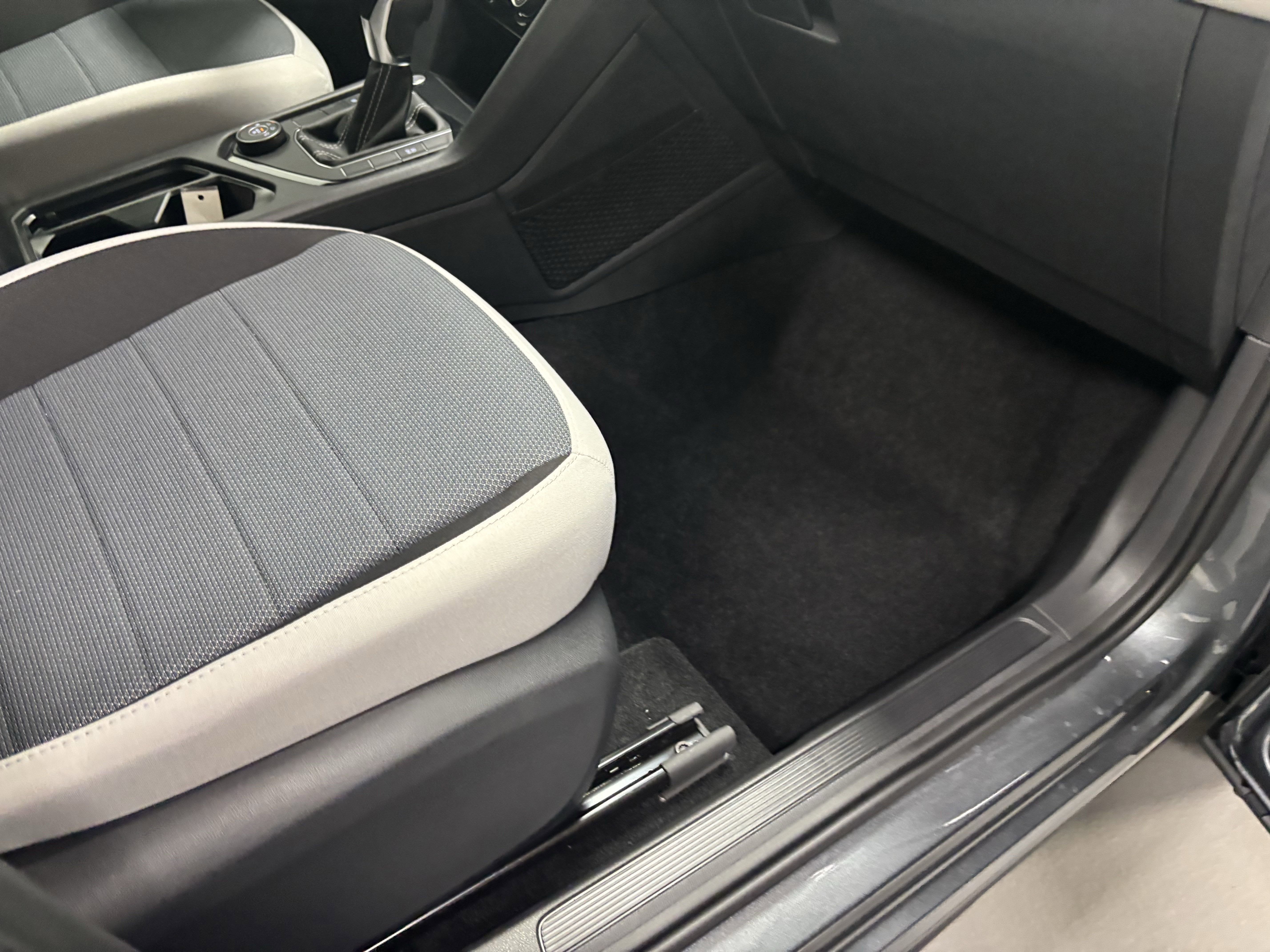 2025 Volkswagen Taos S