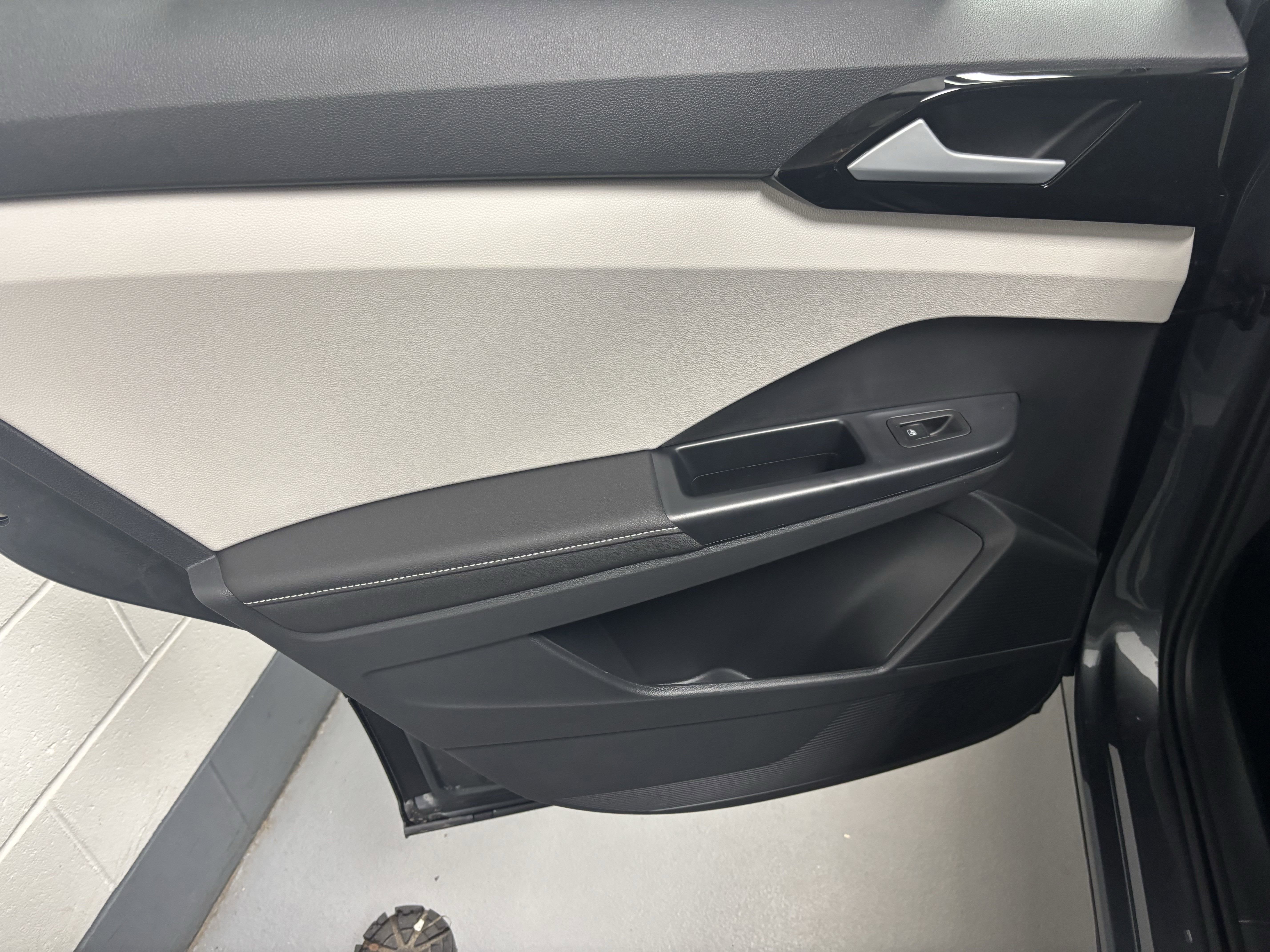 2025 Volkswagen Taos S