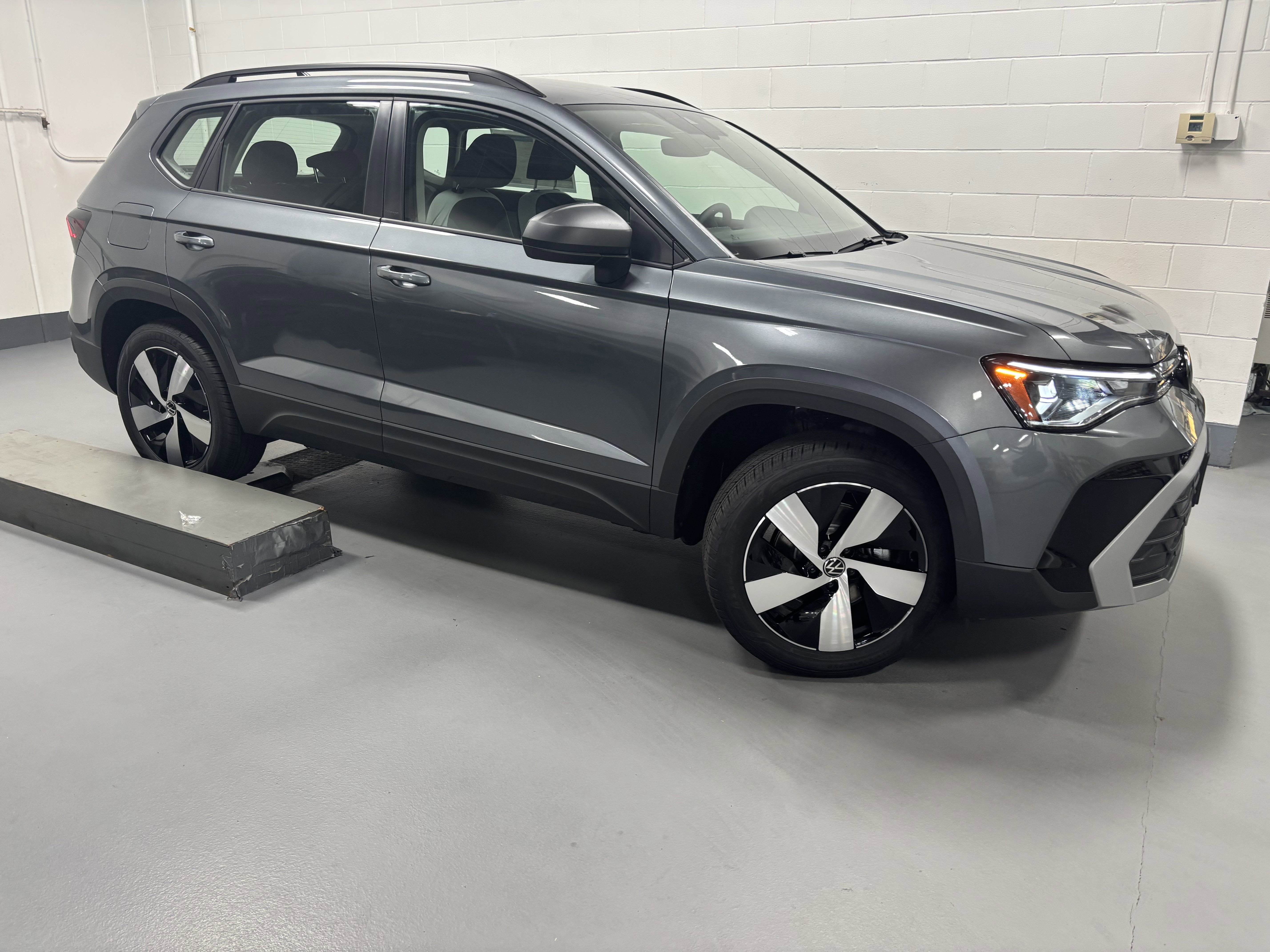 2025 Volkswagen Taos S