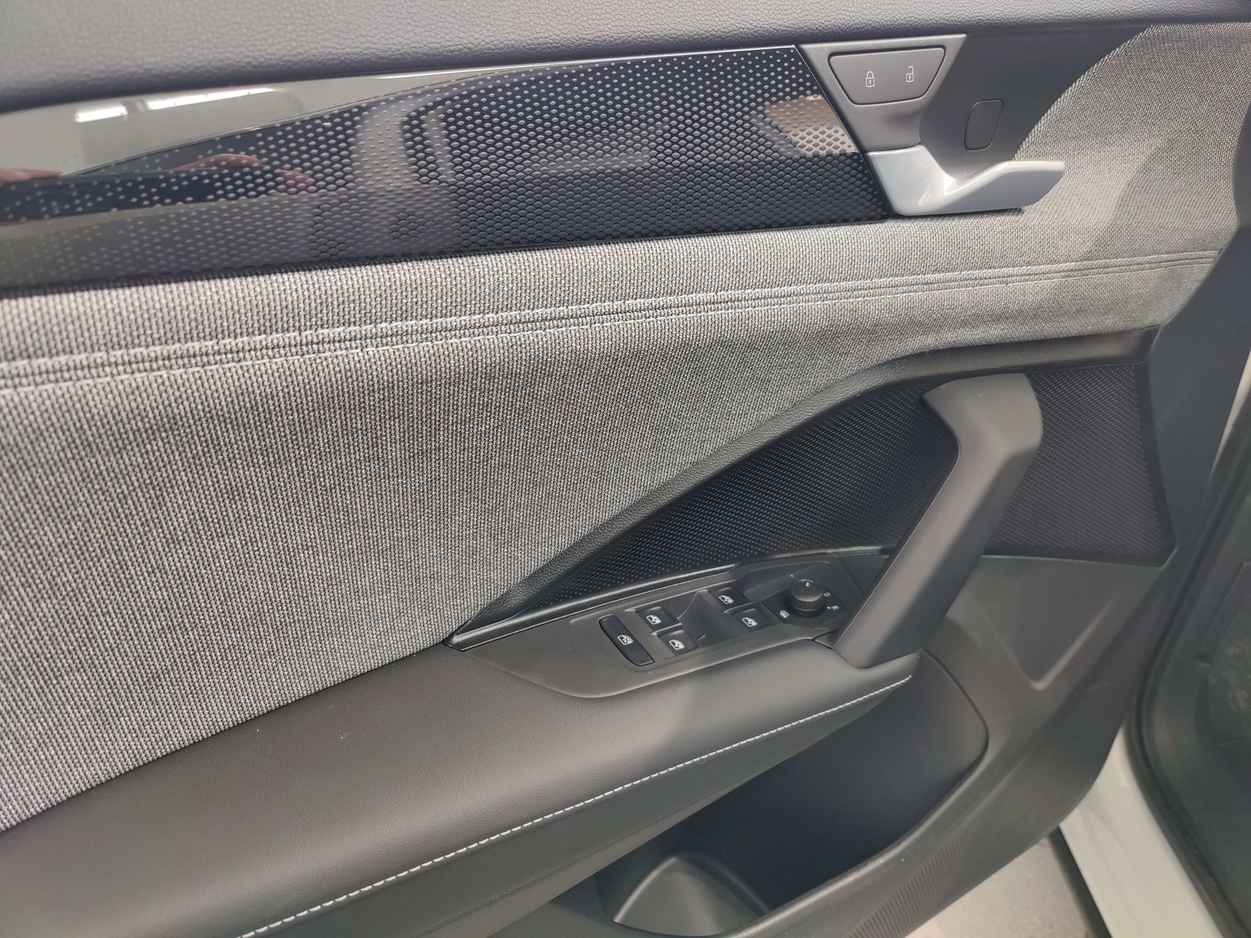 2025 Volkswagen Tiguan S 4-Motion AWD