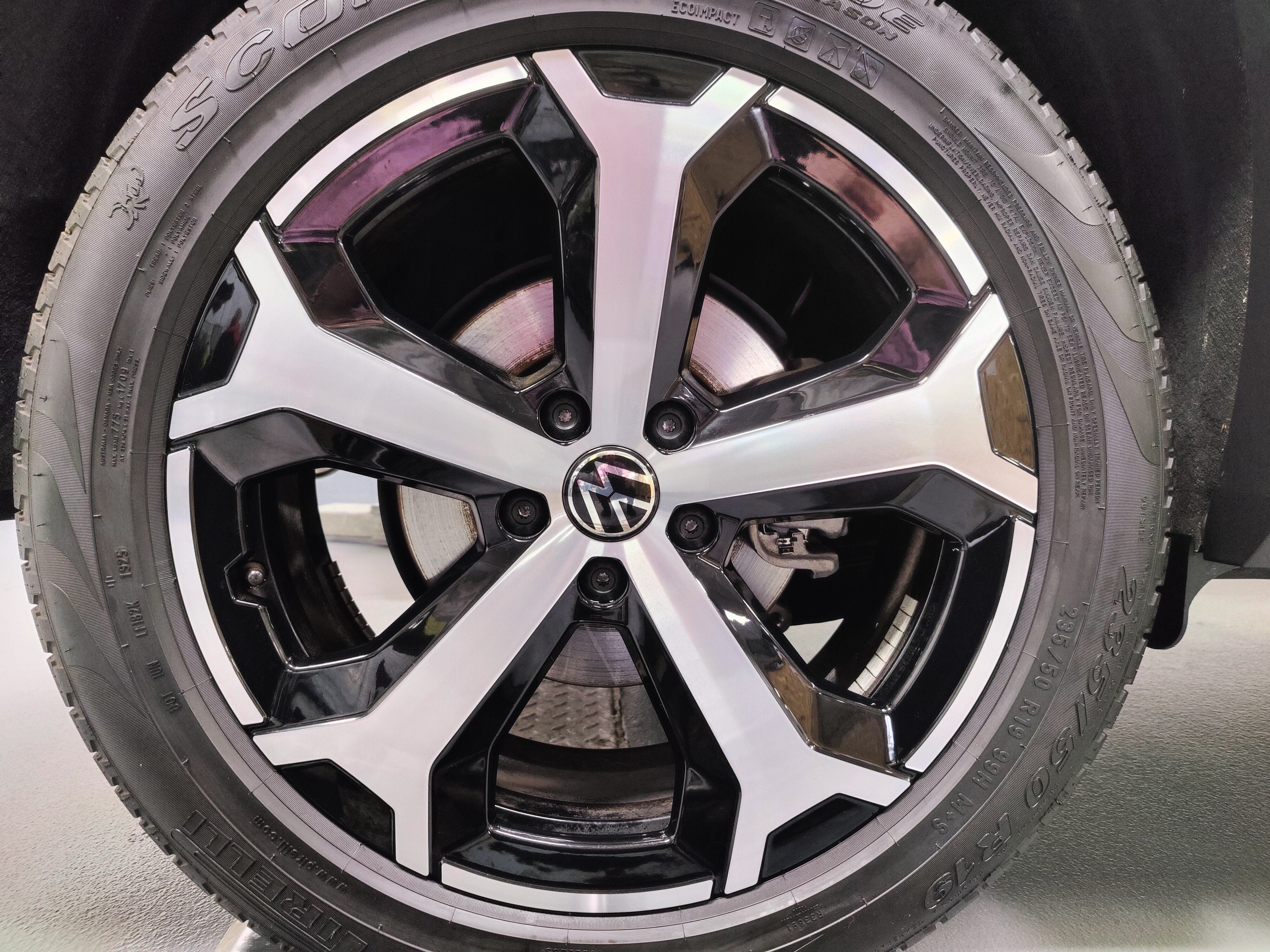 2025 Volkswagen Tiguan SE 4-Motion AWD