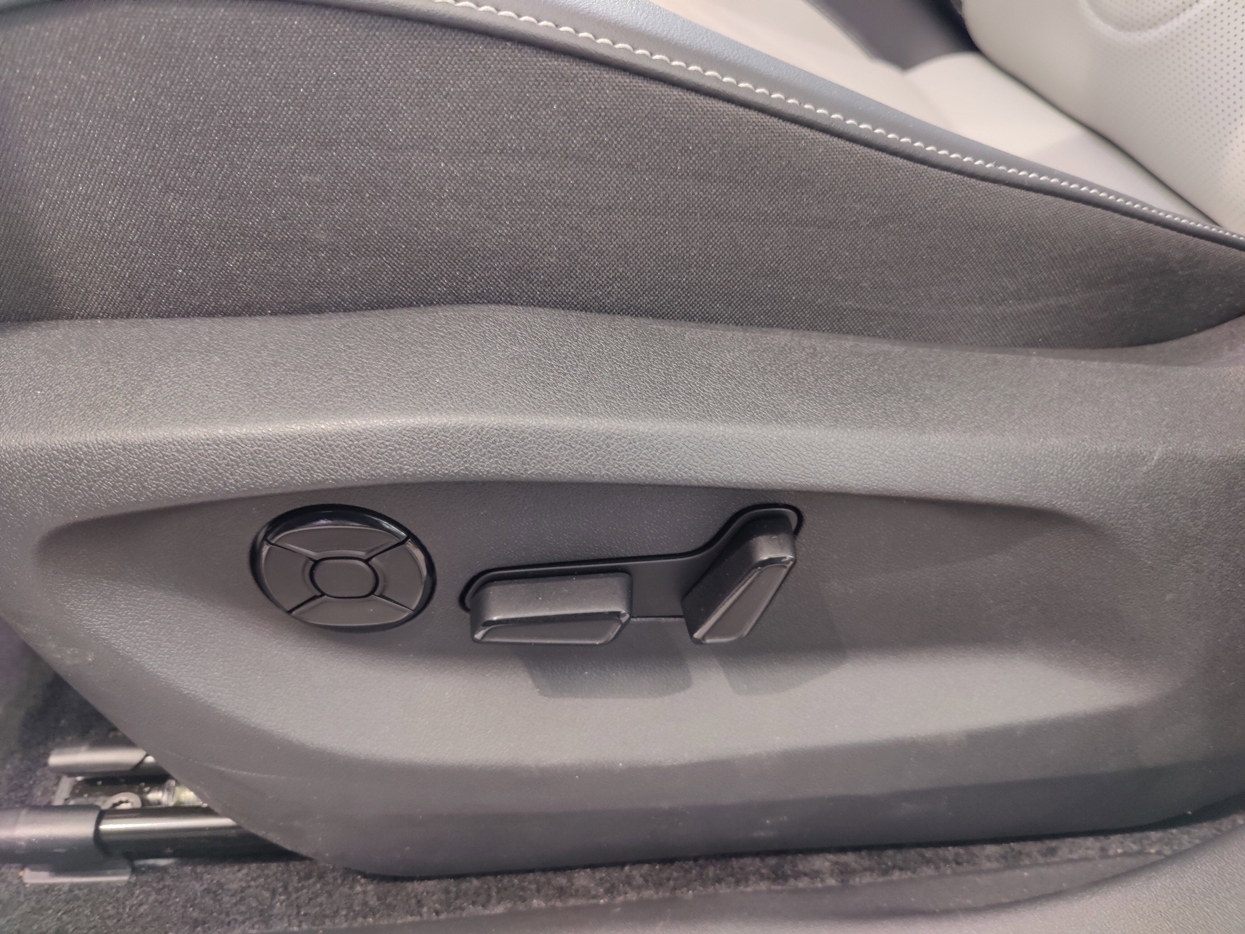 2025 Volkswagen Tiguan SE 4-Motion AWD