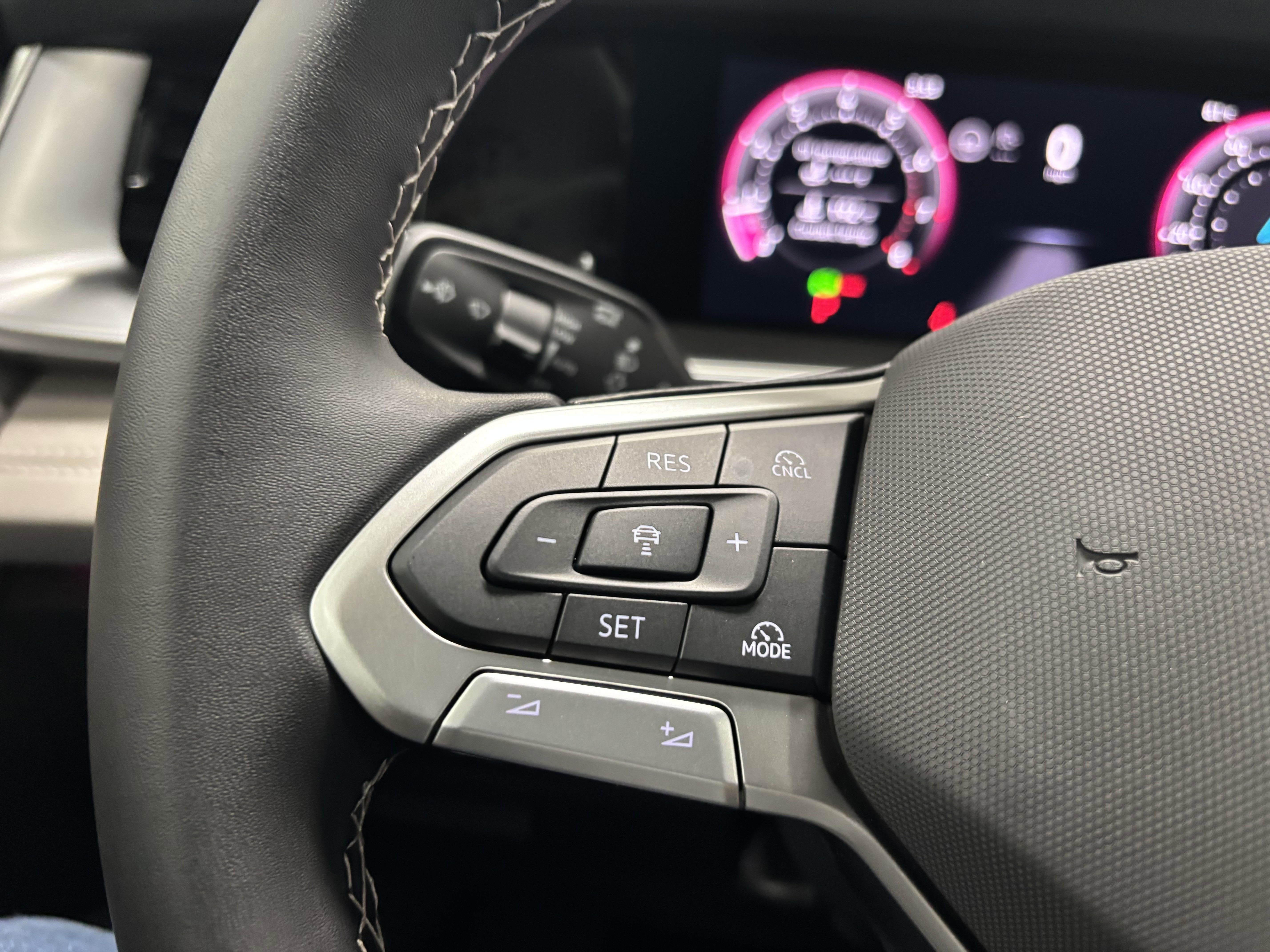 2025 Volkswagen Tiguan SE 4-Motion AWD