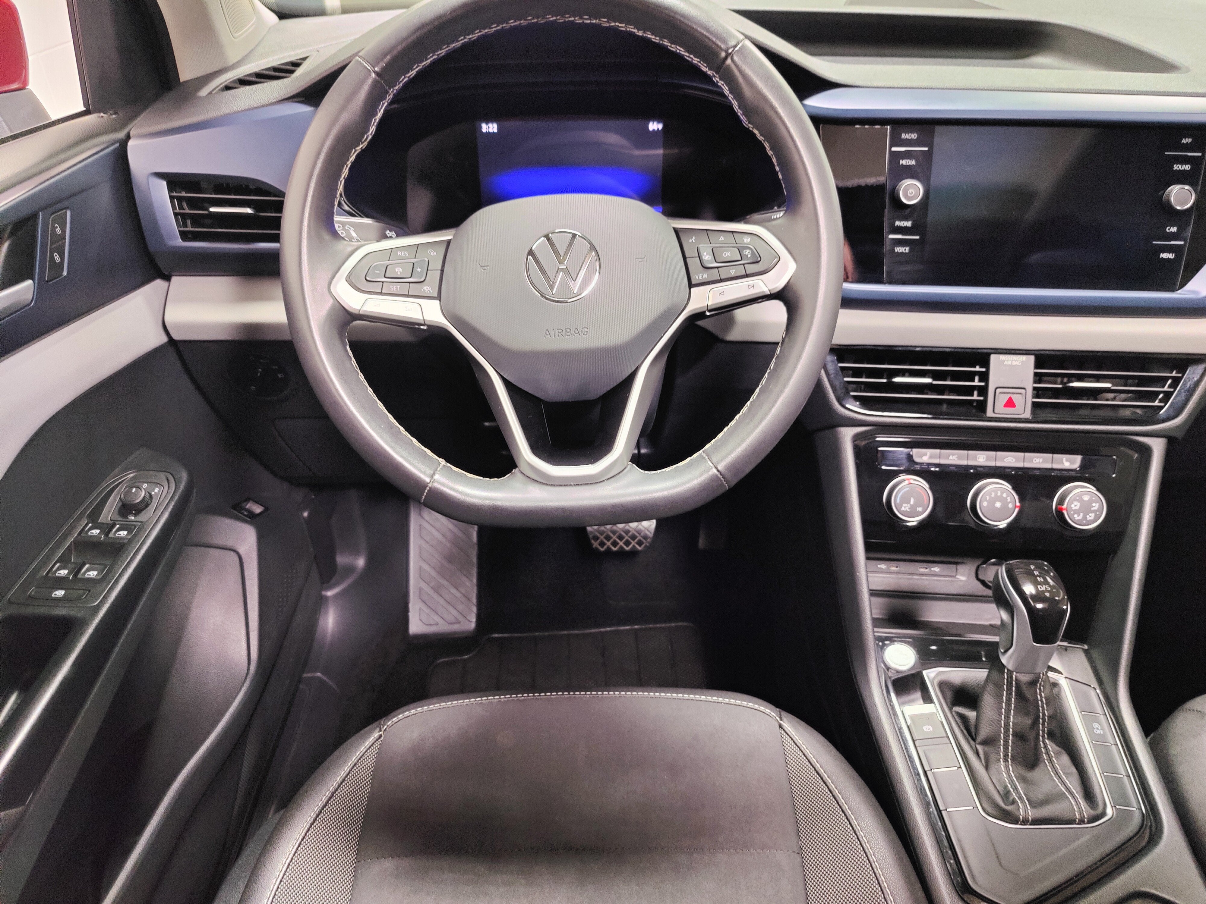 2023 Volkswagen Taos SE w/Sunroof