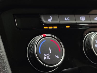 2023 Volkswagen Taos SE w/Sunroof