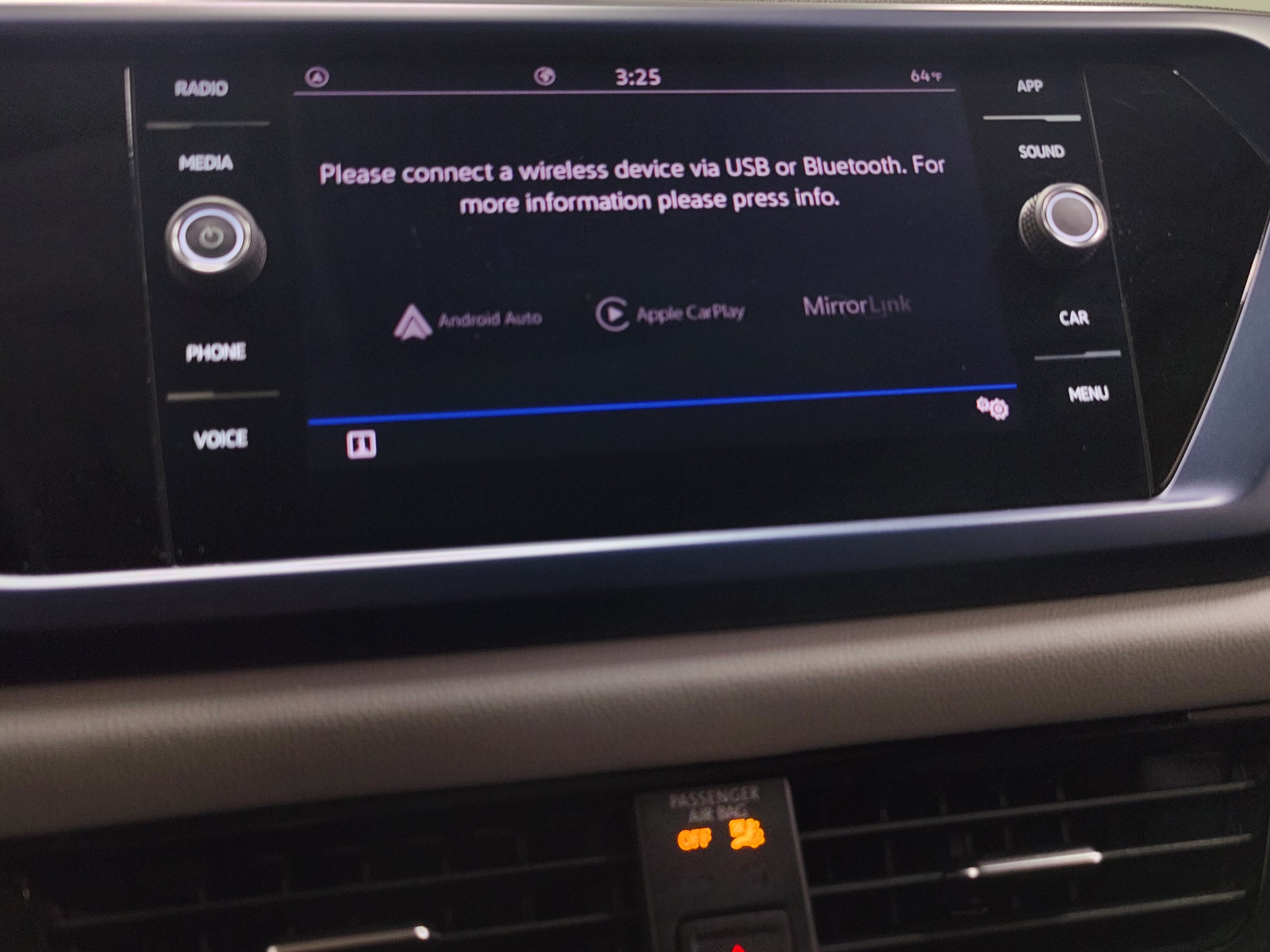 2023 Volkswagen Taos SE w/Sunroof