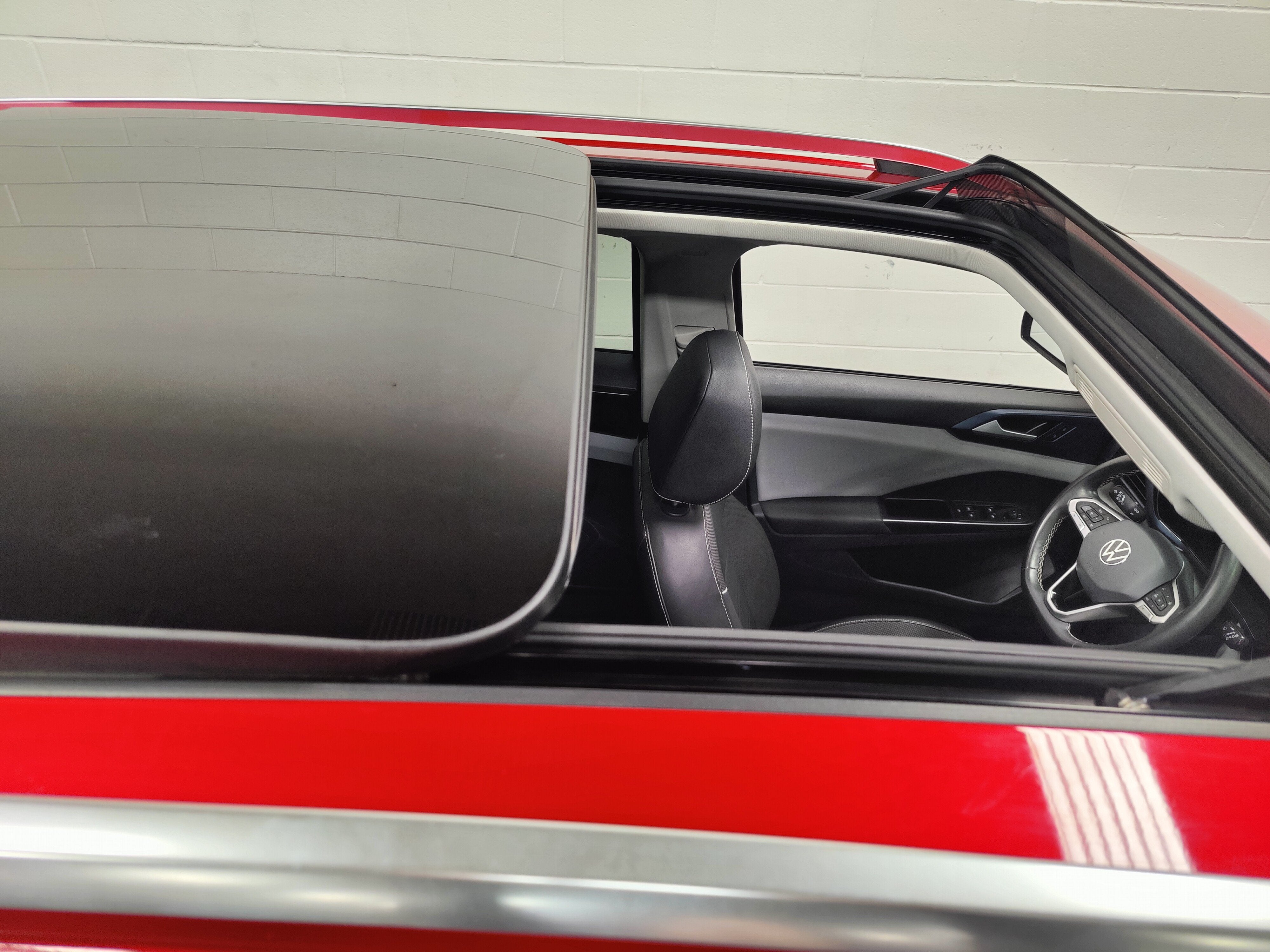 2023 Volkswagen Taos SE w/Sunroof