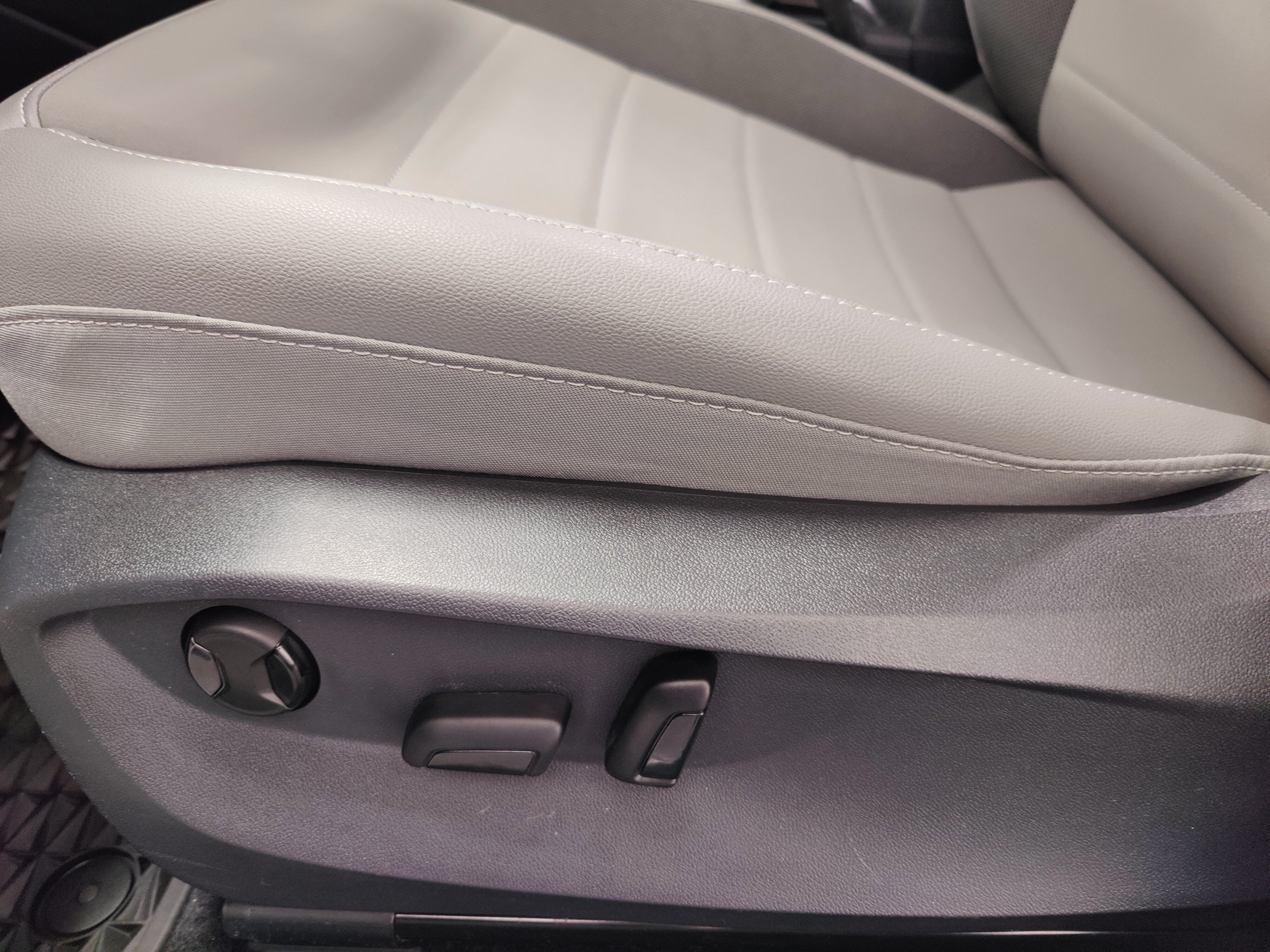 2023 Volkswagen Taos SE w/Sunroof
