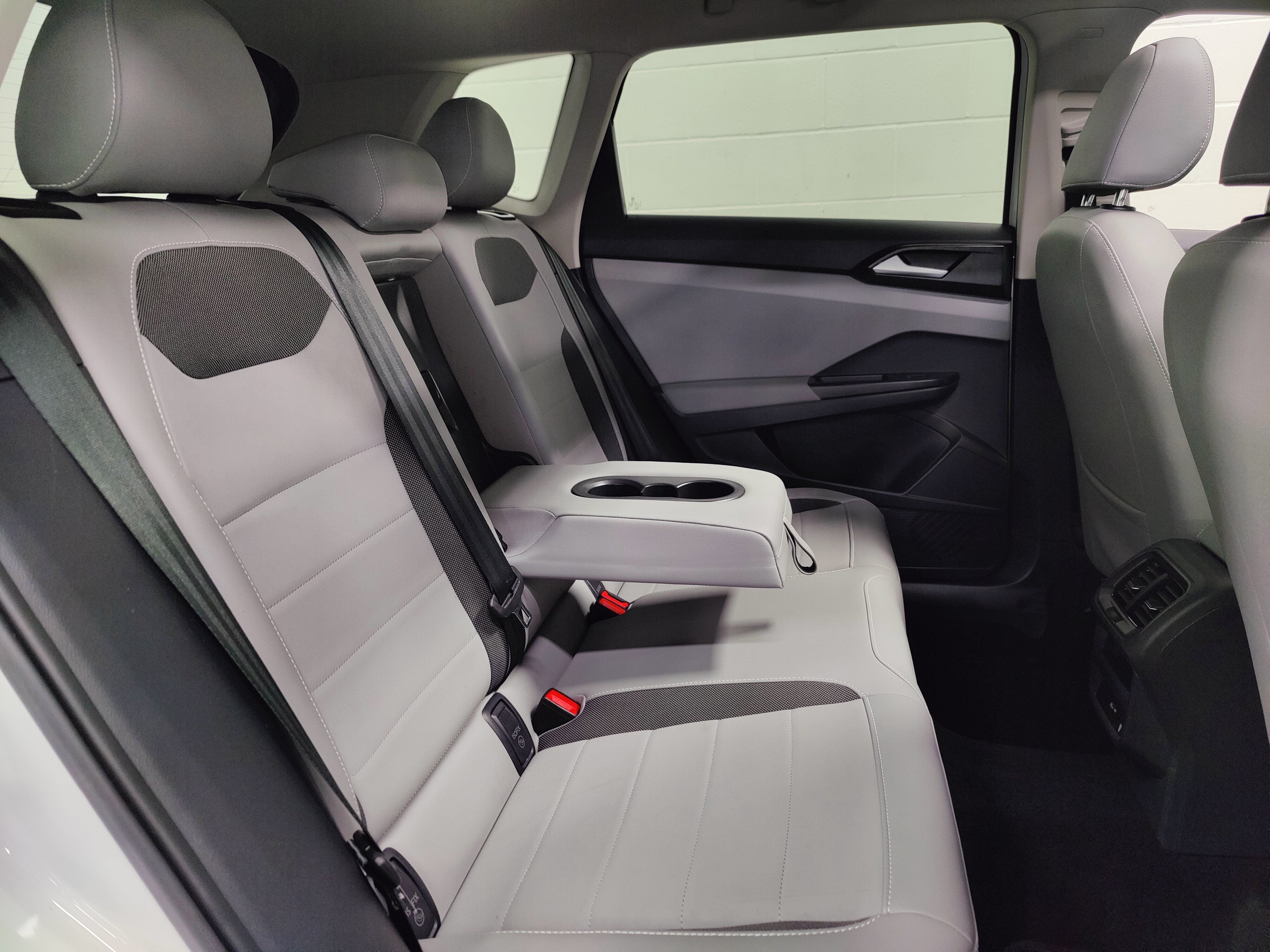 2023 Volkswagen Taos SE w/Sunroof