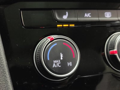 2023 Volkswagen Taos SE w/Sunroof