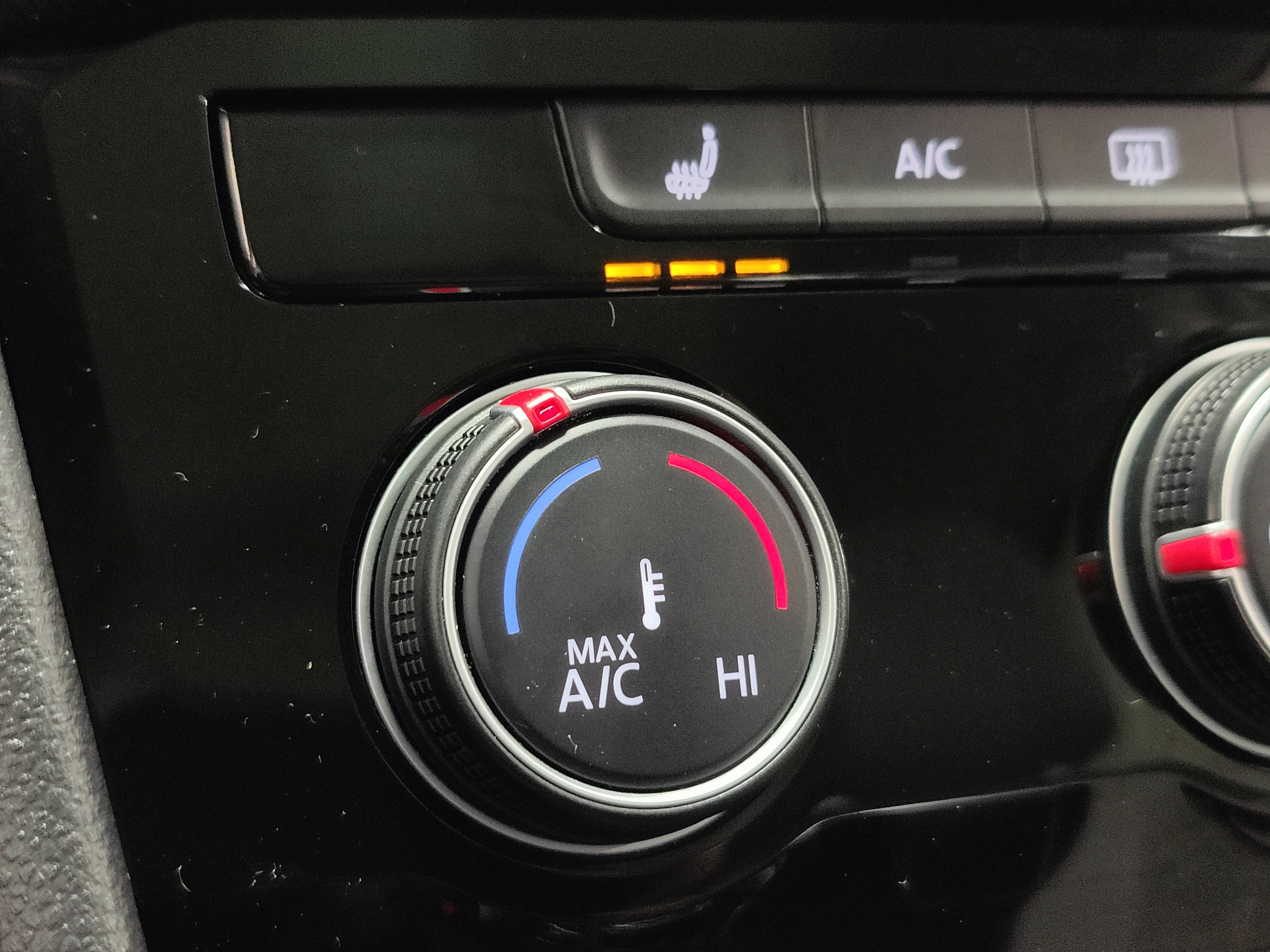 2023 Volkswagen Taos SE w/Sunroof