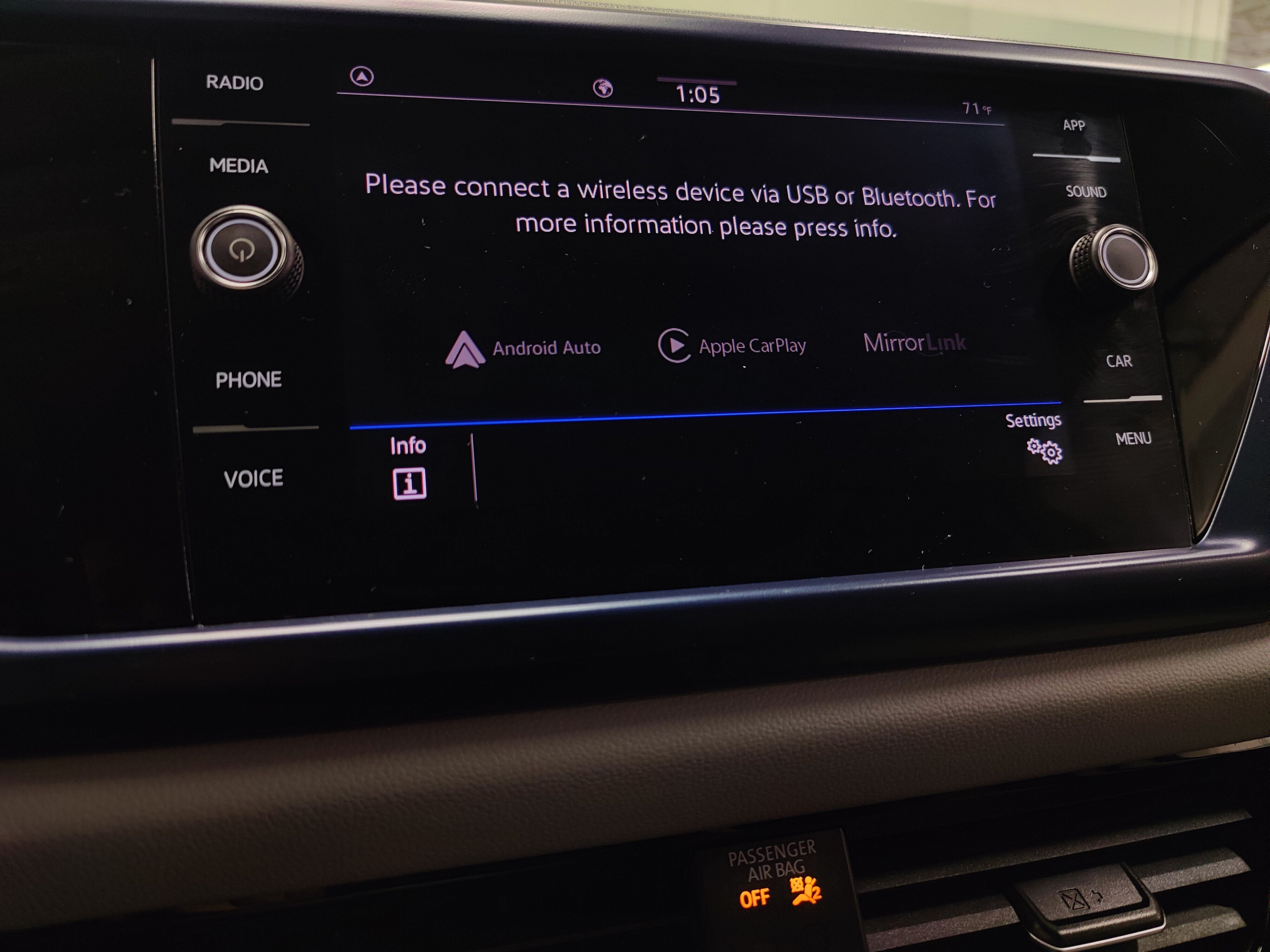 2023 Volkswagen Taos SE w/Sunroof