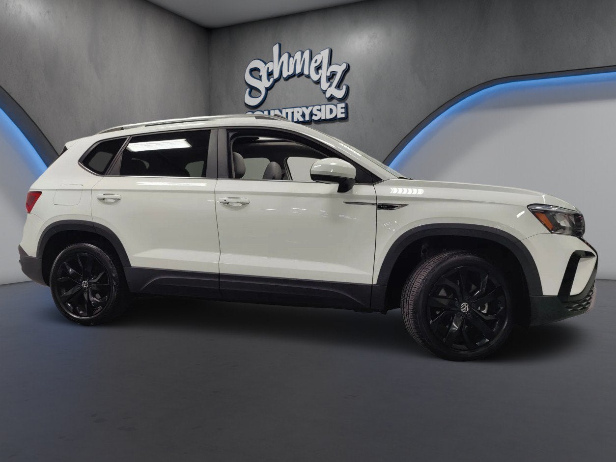 2023 Volkswagen Taos SE w/Sunroof