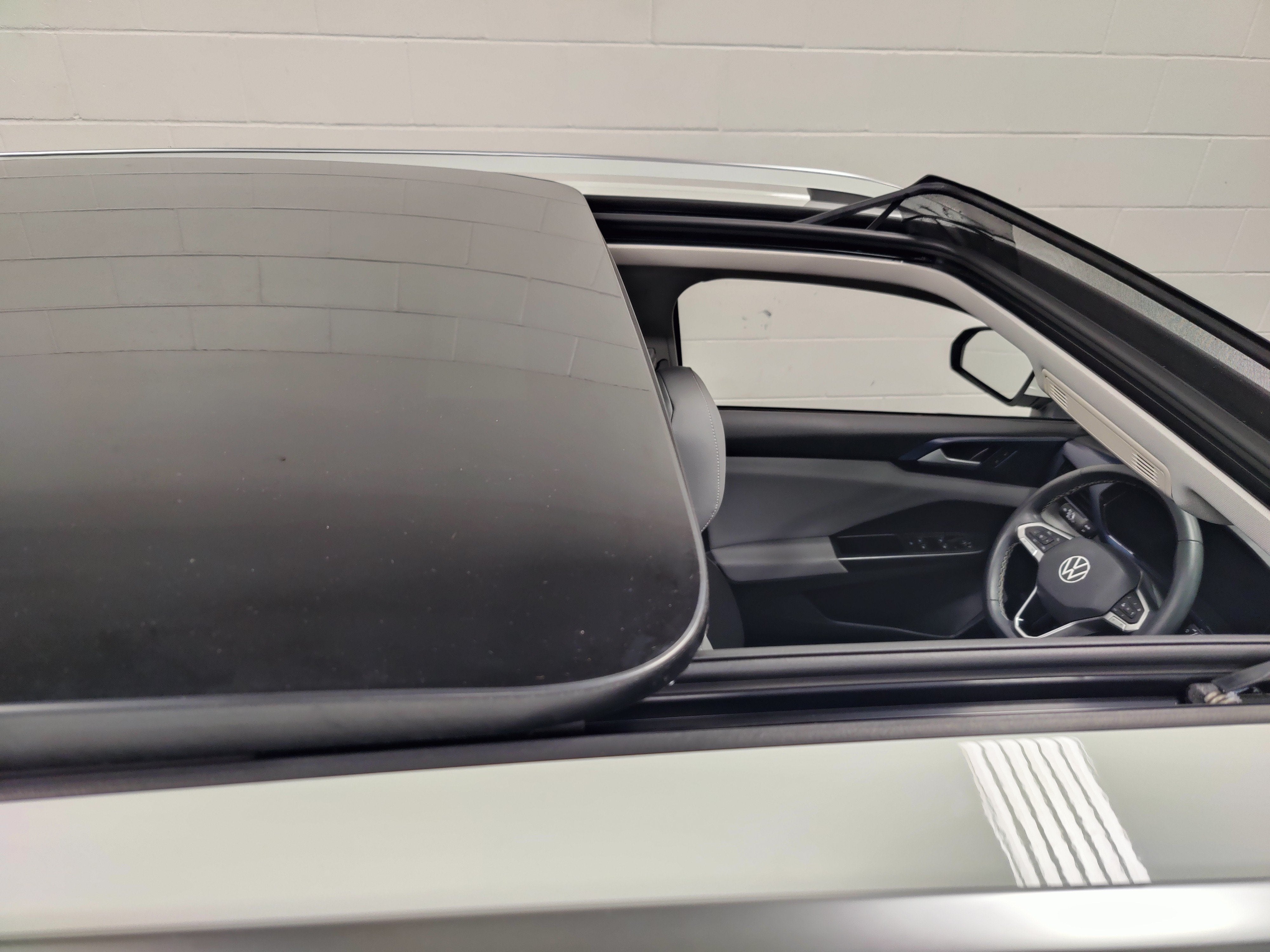 2023 Volkswagen Taos SE w/Sunroof