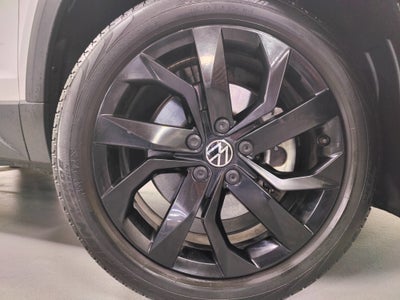 2023 Volkswagen Taos SE w/Sunroof