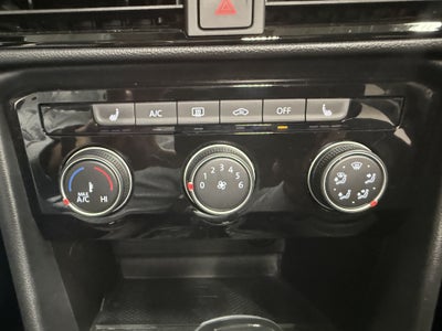 2023 Volkswagen Taos SE w/Sunroof