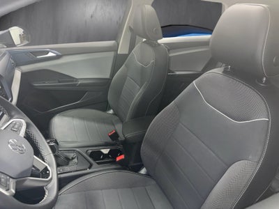 2023 Volkswagen Taos SE w/Sunroof