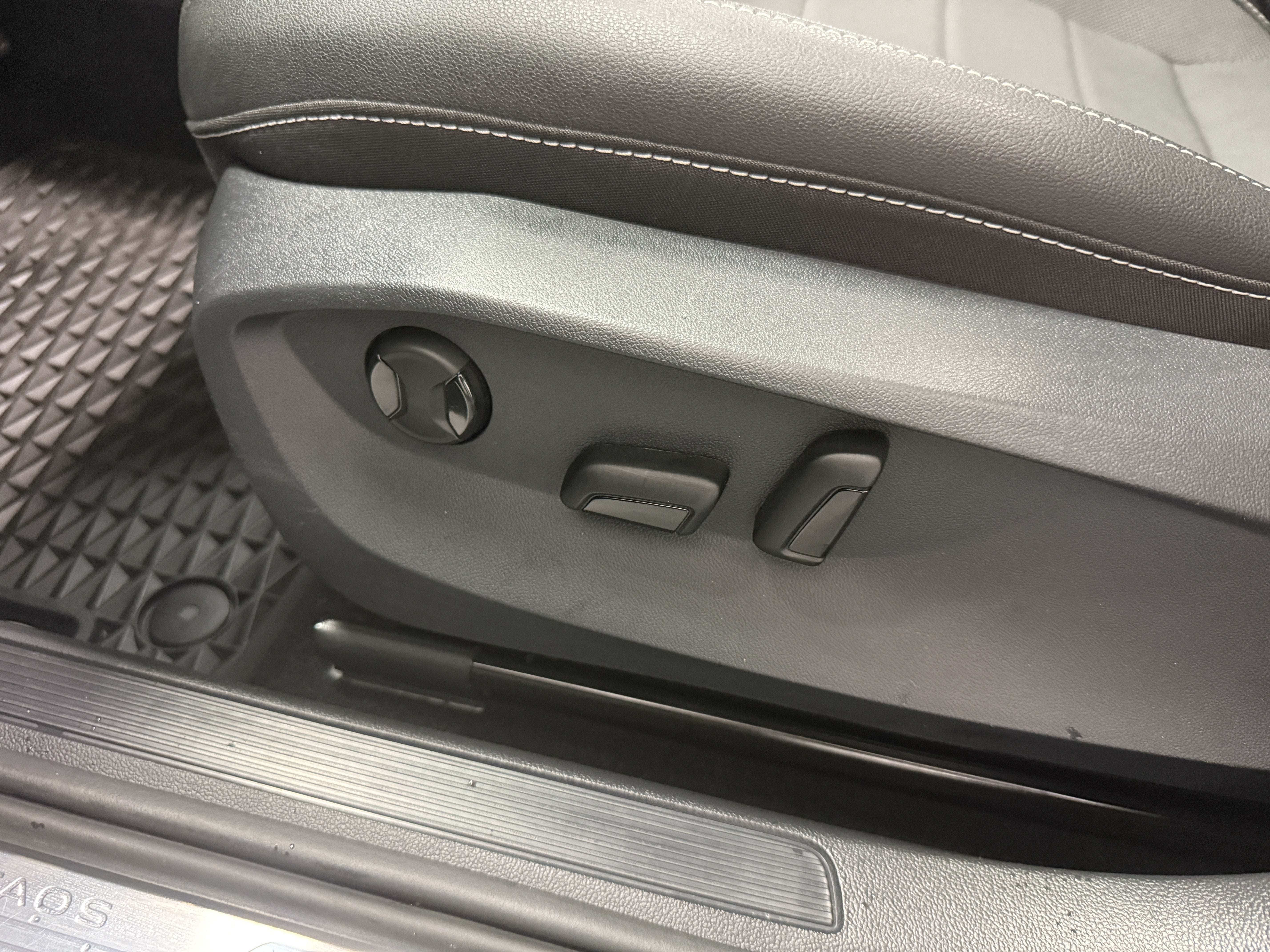2023 Volkswagen Taos SE w/Sunroof