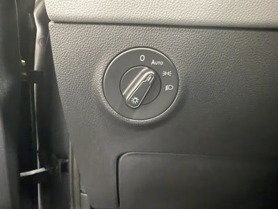 2023 Volkswagen Taos SE w/Sunroof