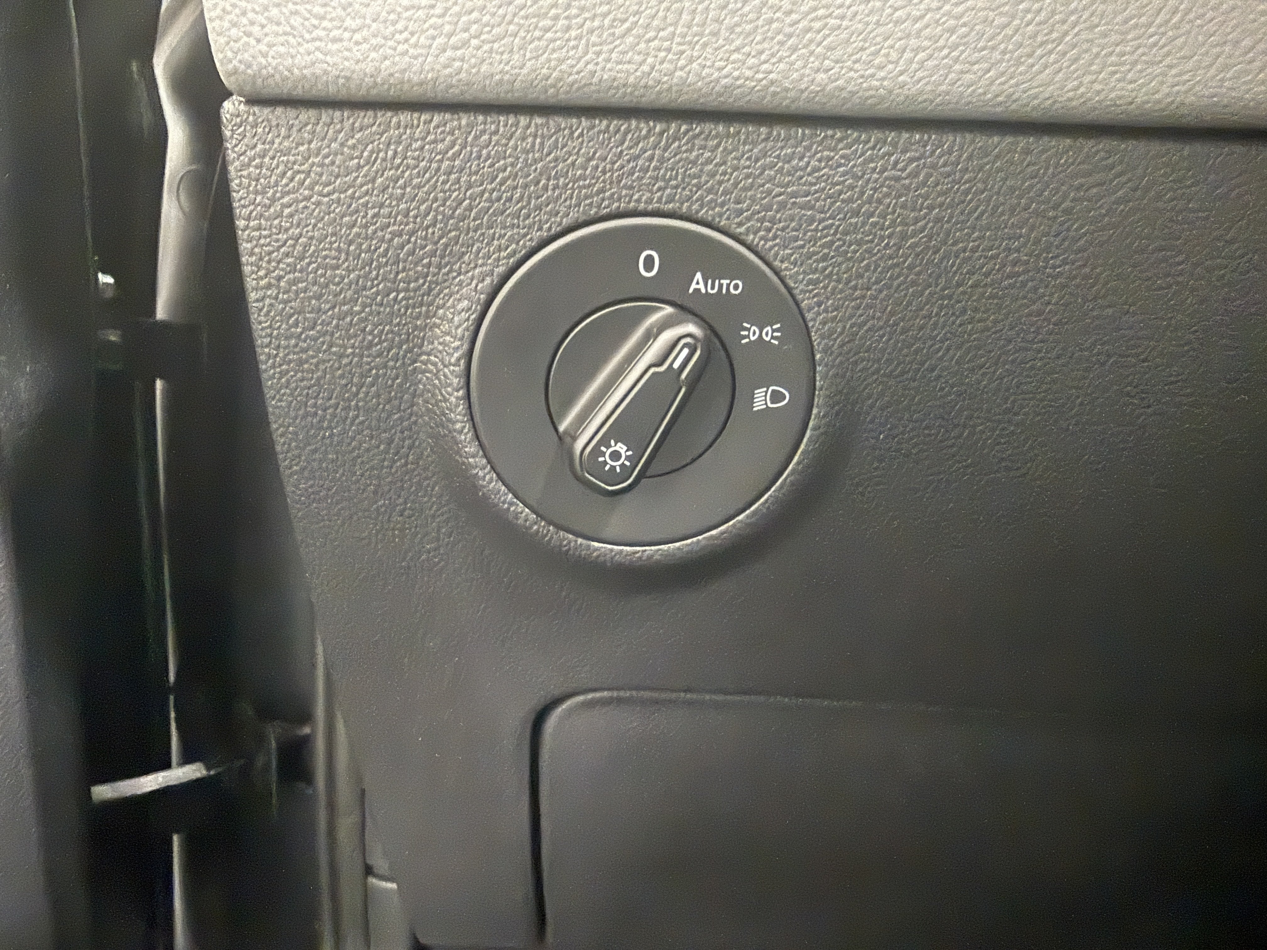2023 Volkswagen Taos SE w/Sunroof