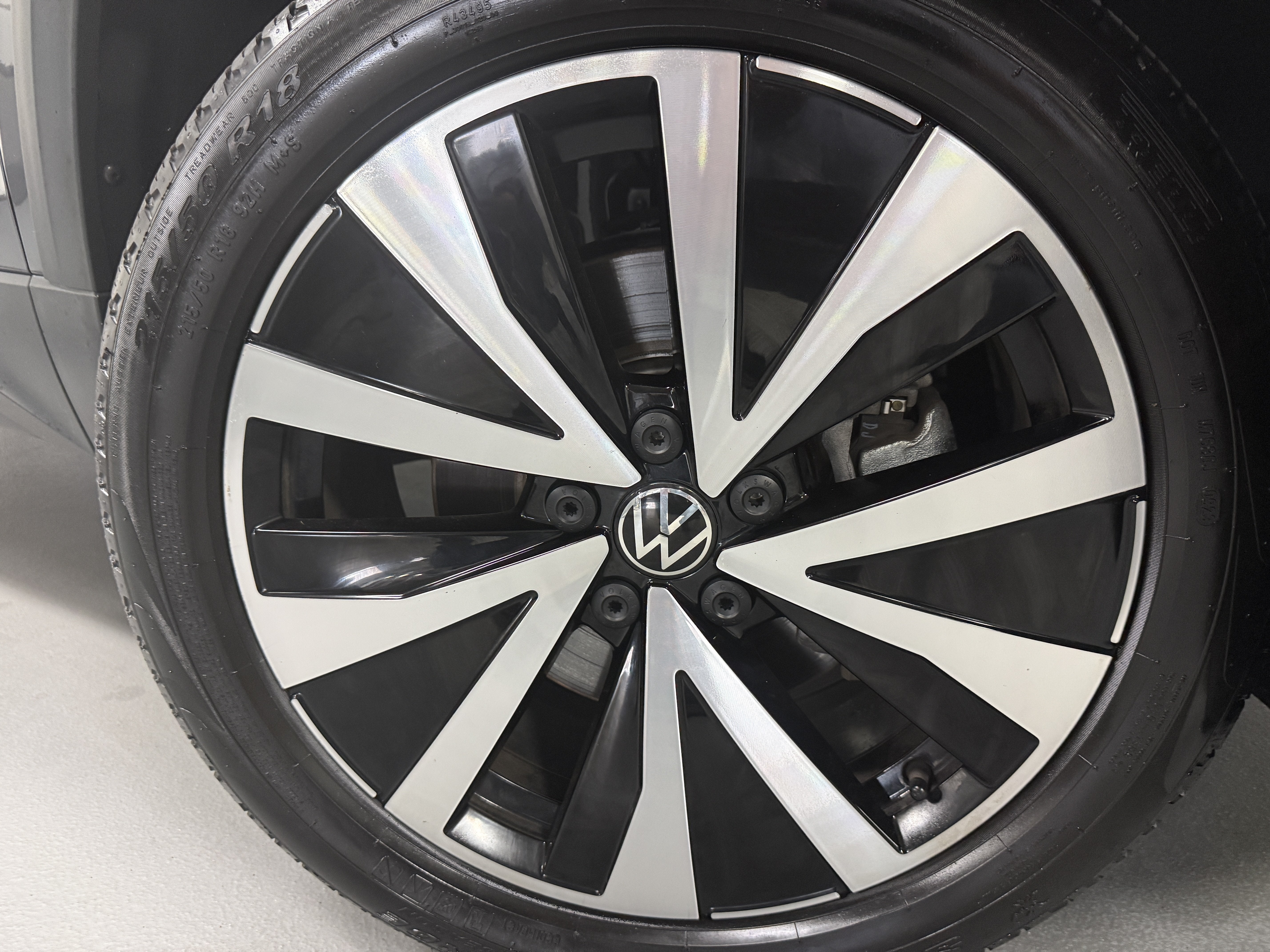 2023 Volkswagen Taos SE w/Sunroof