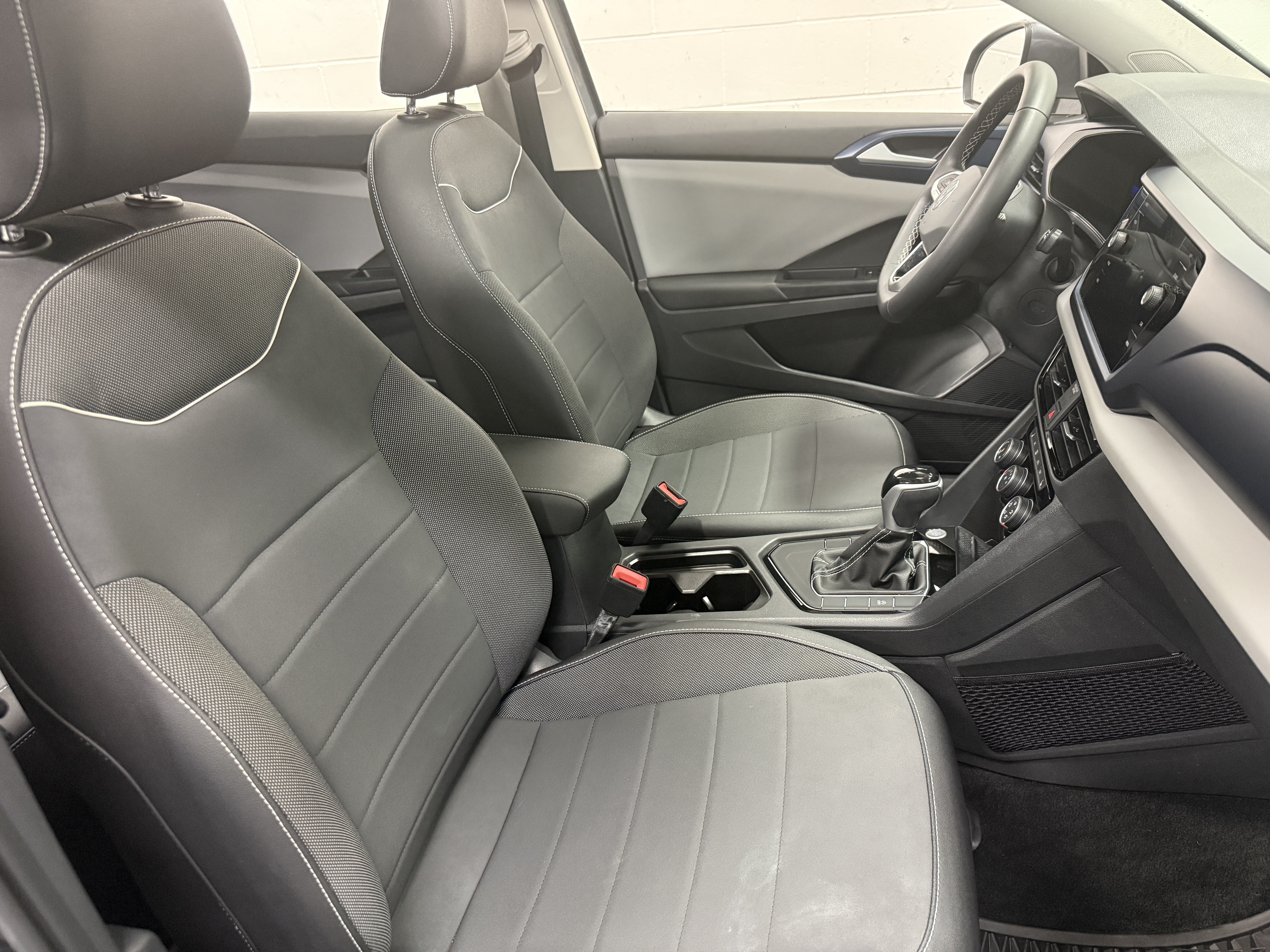 2023 Volkswagen Taos SE w/Sunroof