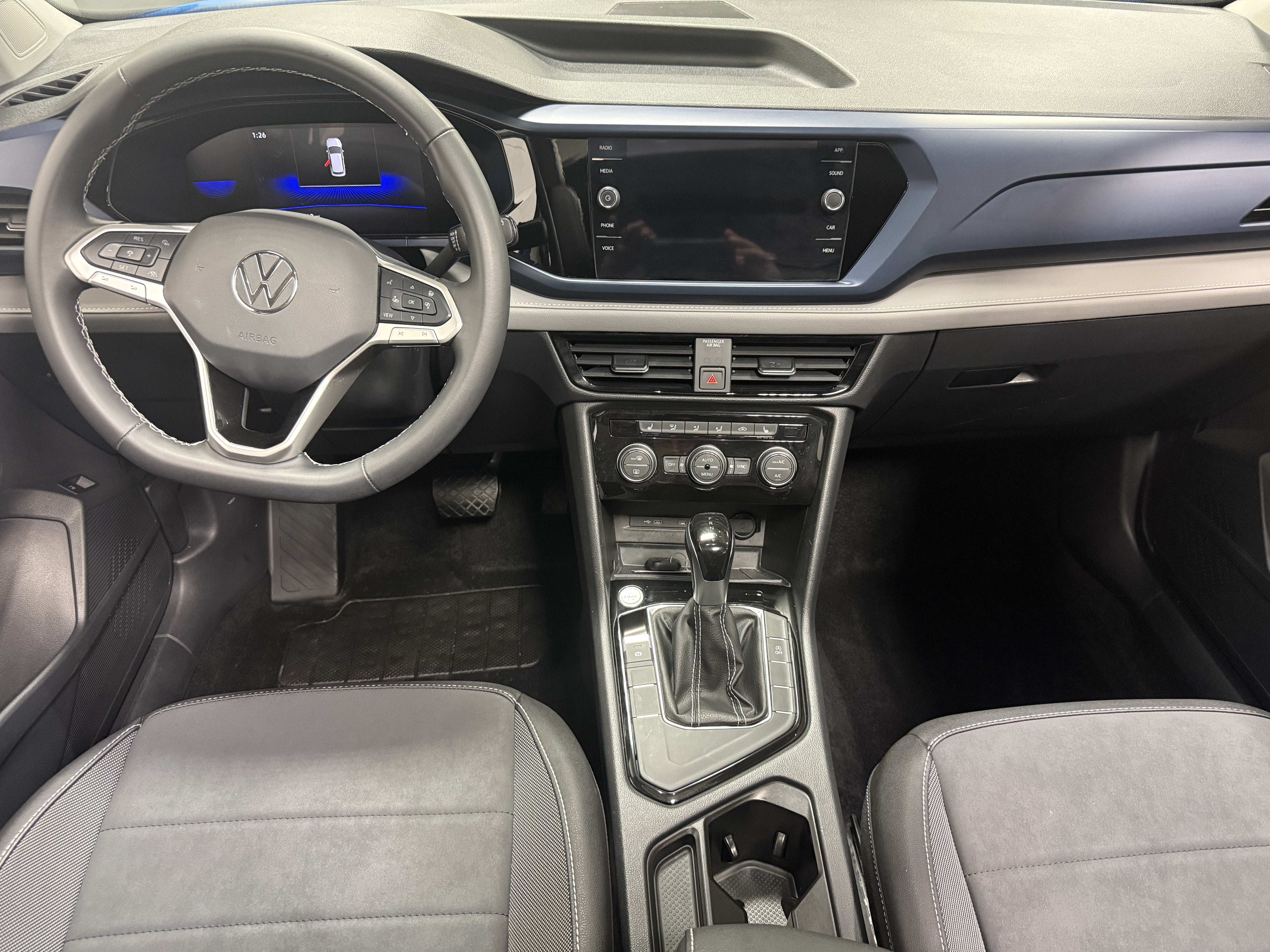 2024 Volkswagen Taos SE w/Sunroof