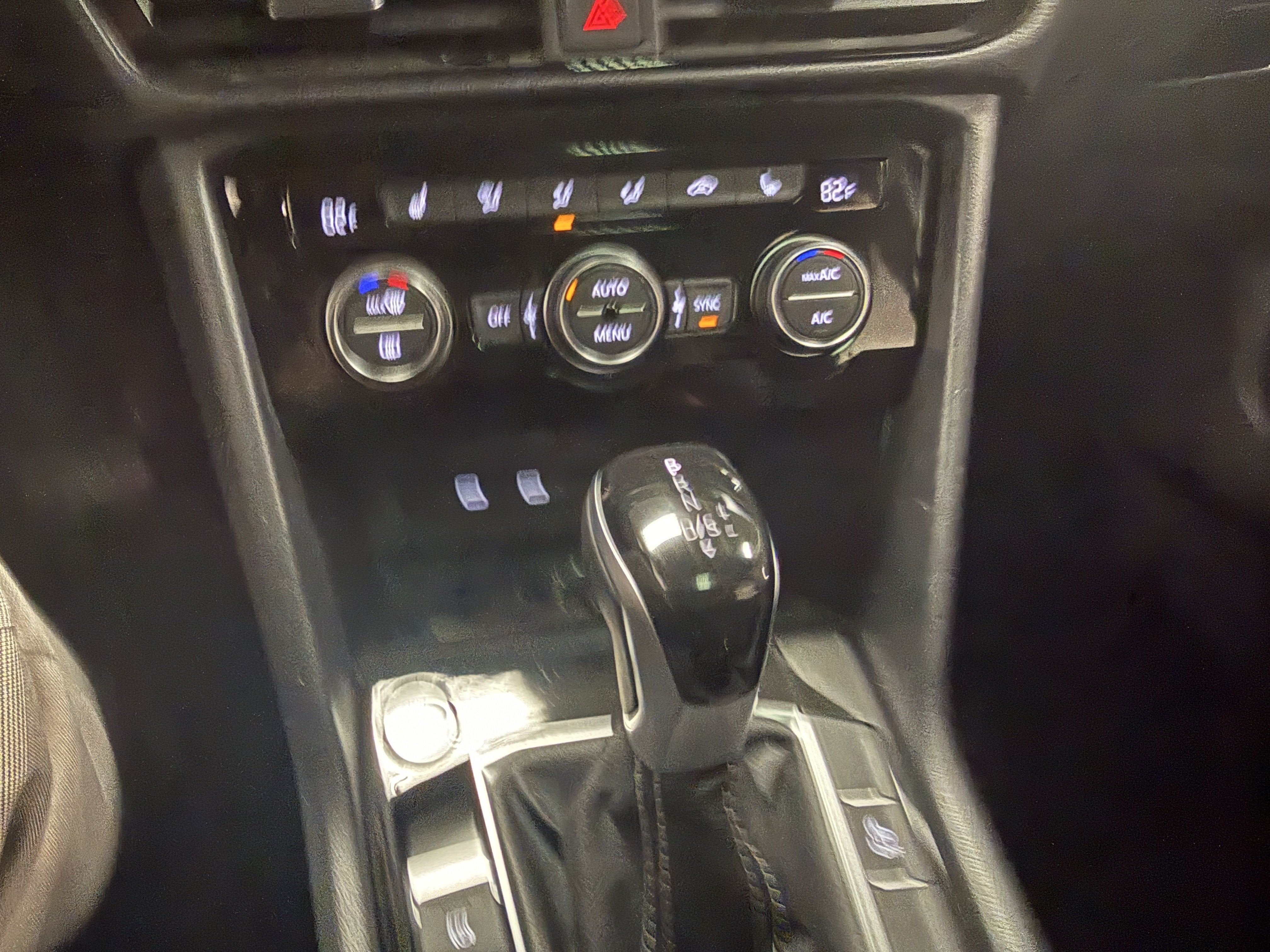 2024 Volkswagen Taos SE w/Sunroof