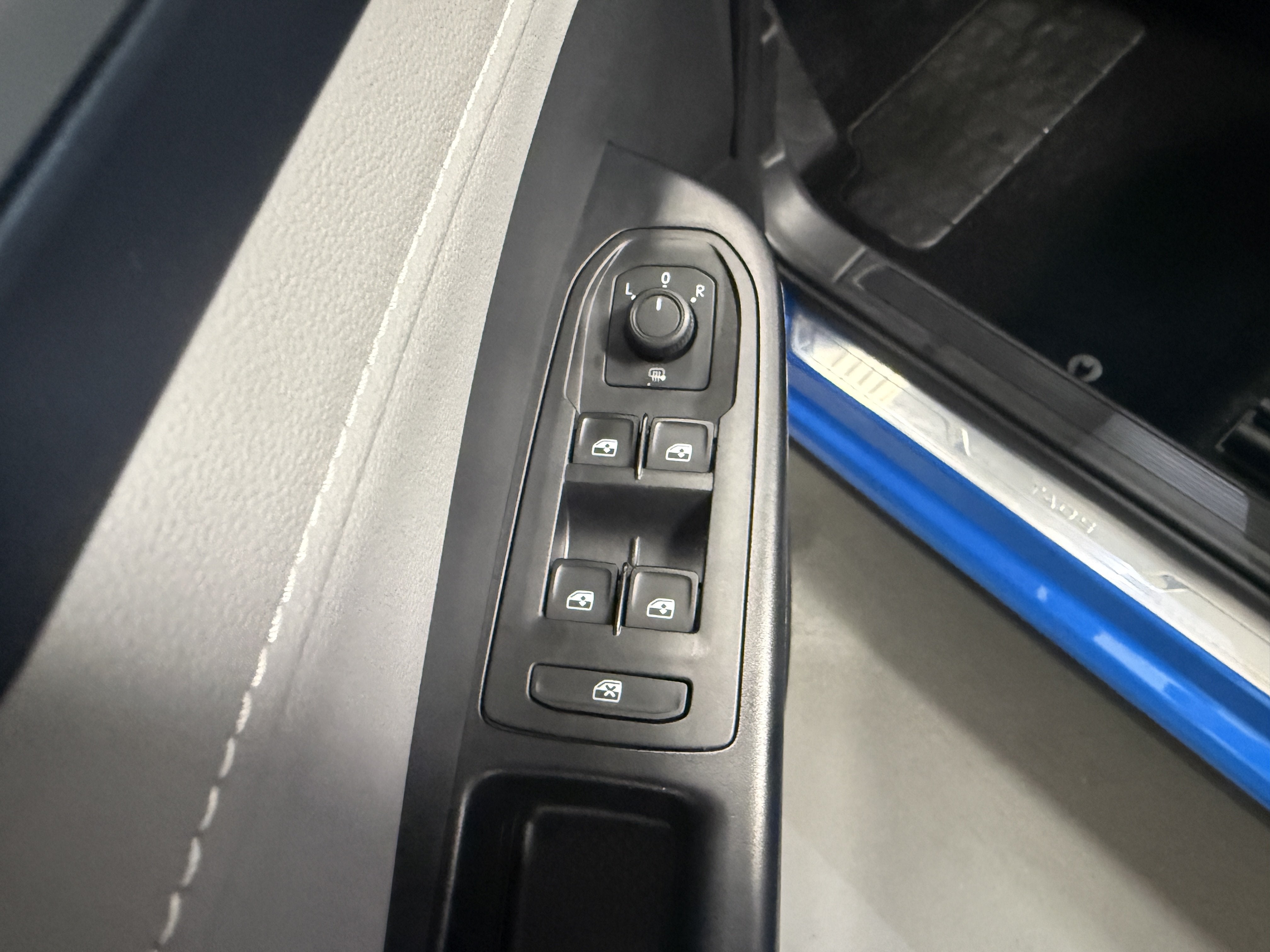 2024 Volkswagen Taos SE w/Sunroof
