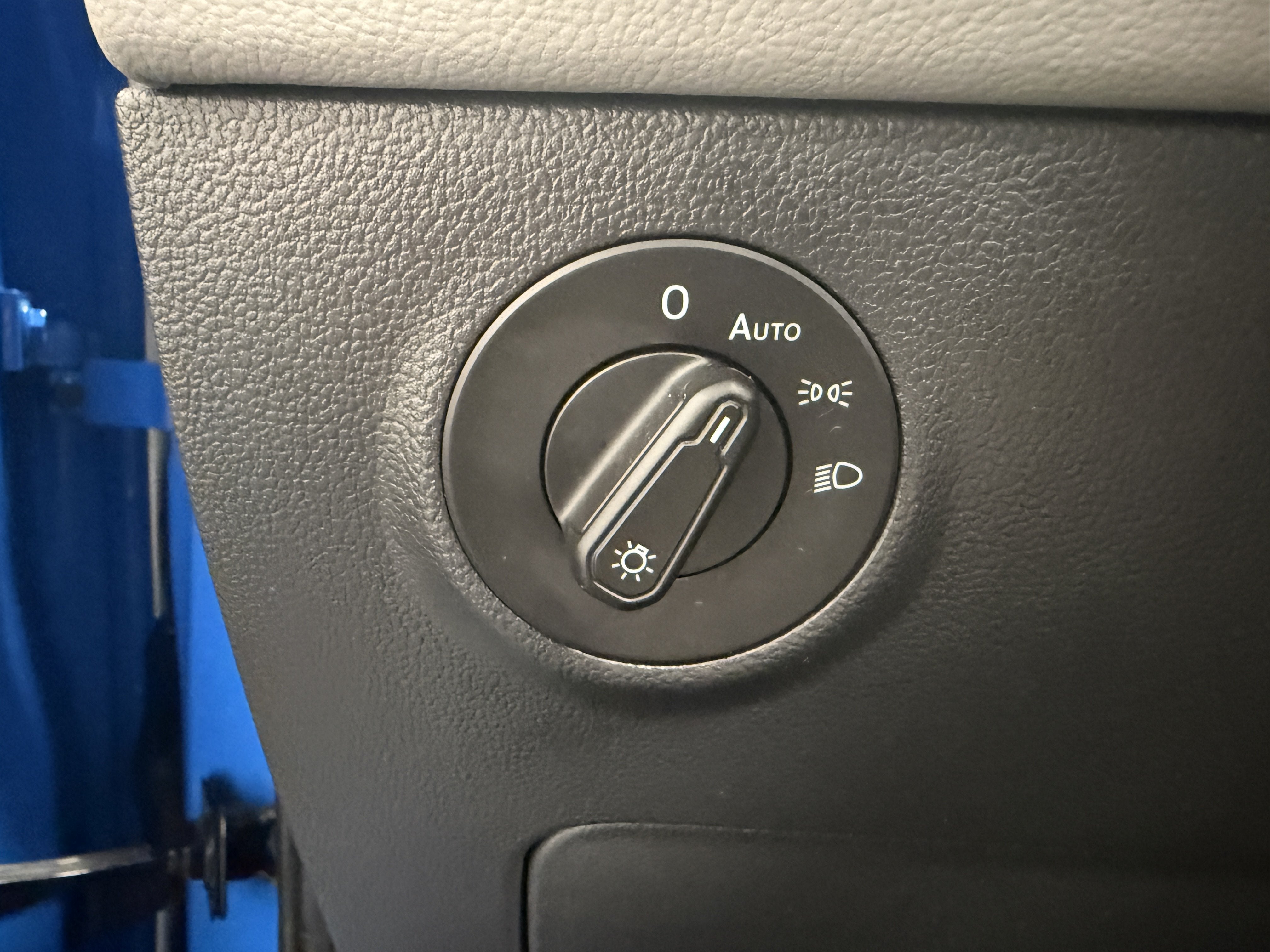 2024 Volkswagen Taos SE w/Sunroof