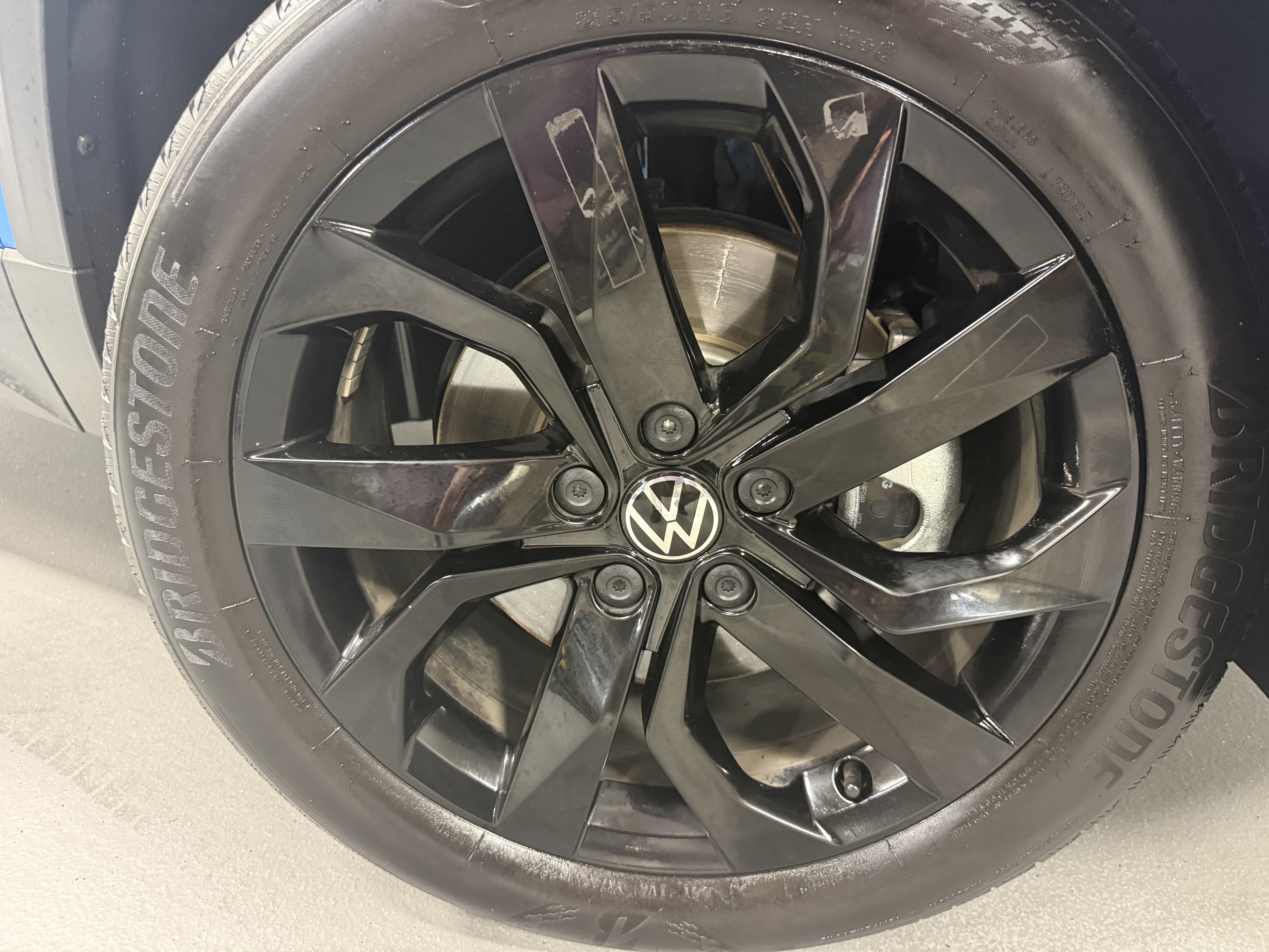 2024 Volkswagen Taos SE w/Sunroof