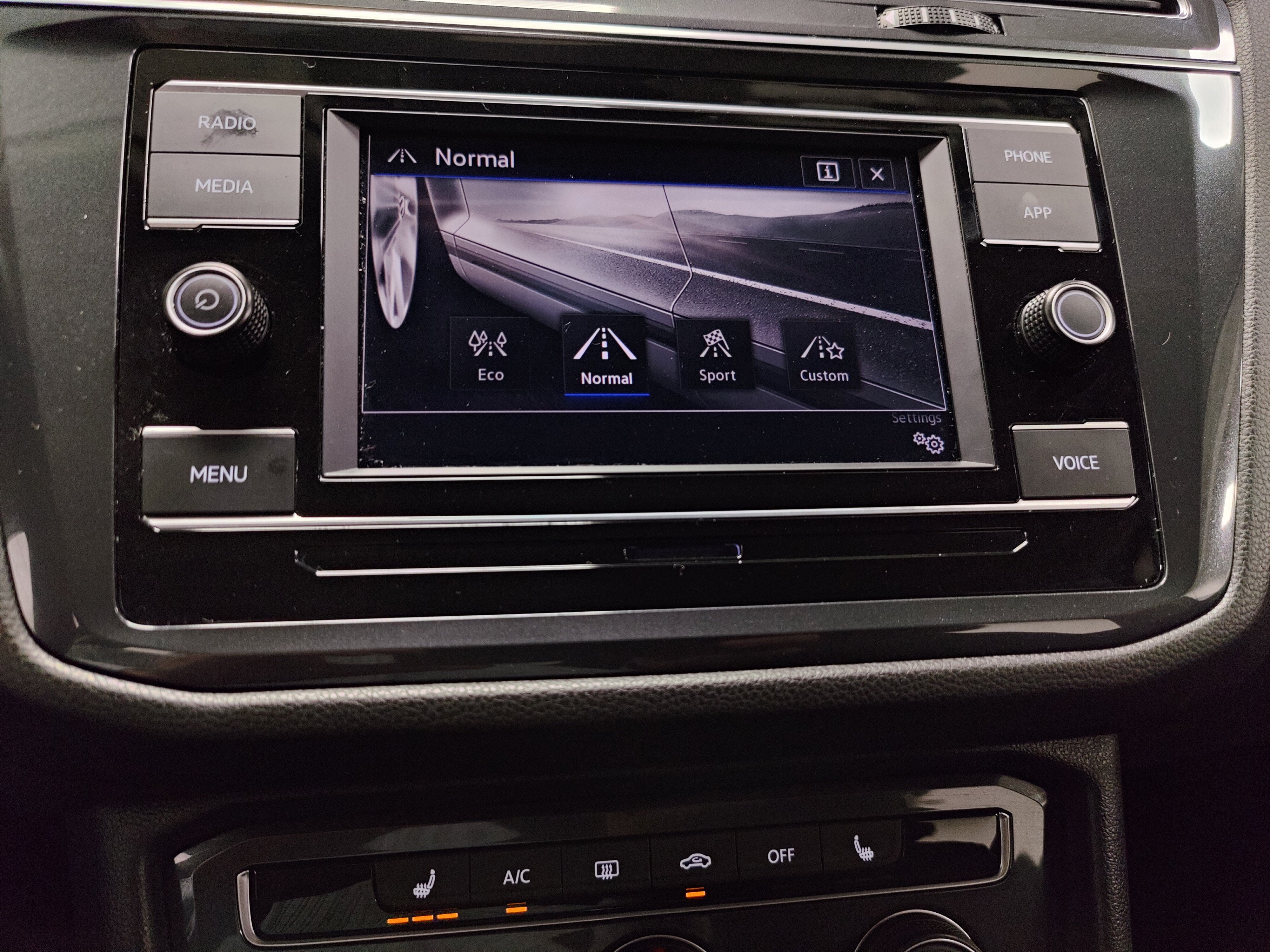 2023 Volkswagen Tiguan S AWD w/Dr Asst Pkg