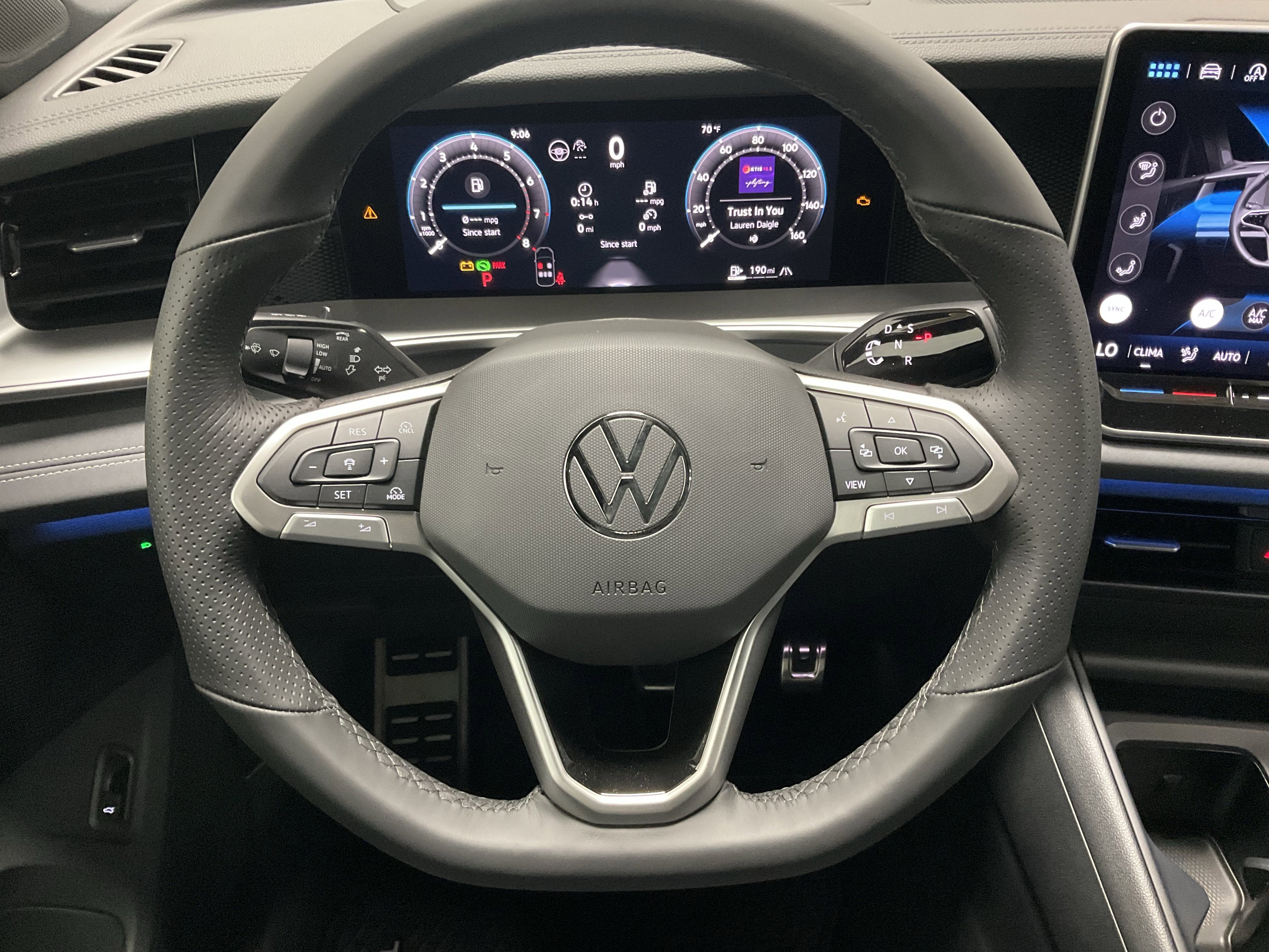2026 Volkswagen Tiguan SE R-Line Black