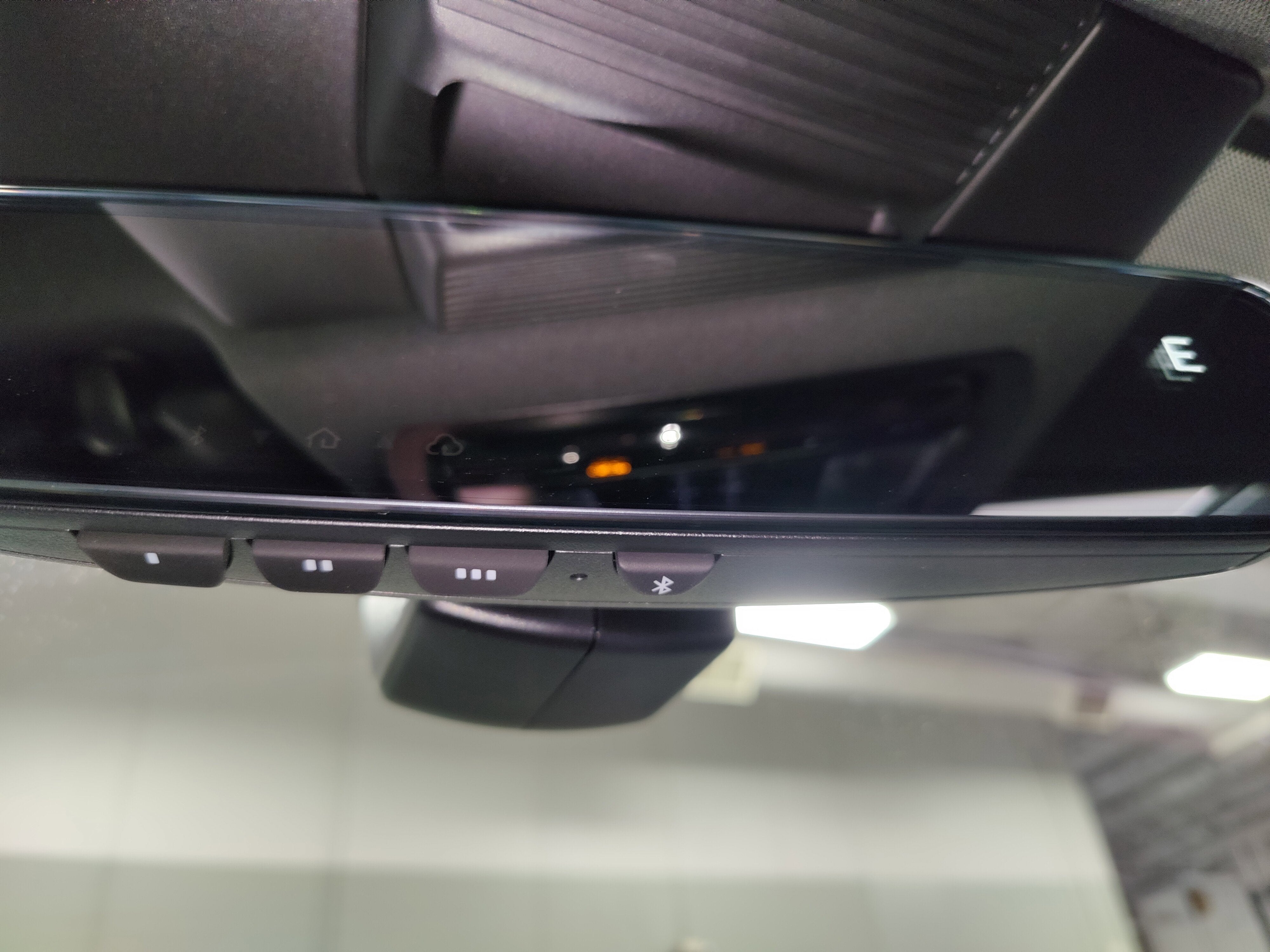 2025 Volkswagen Tiguan SEL R-Line AWD w/Sunroof/Nav