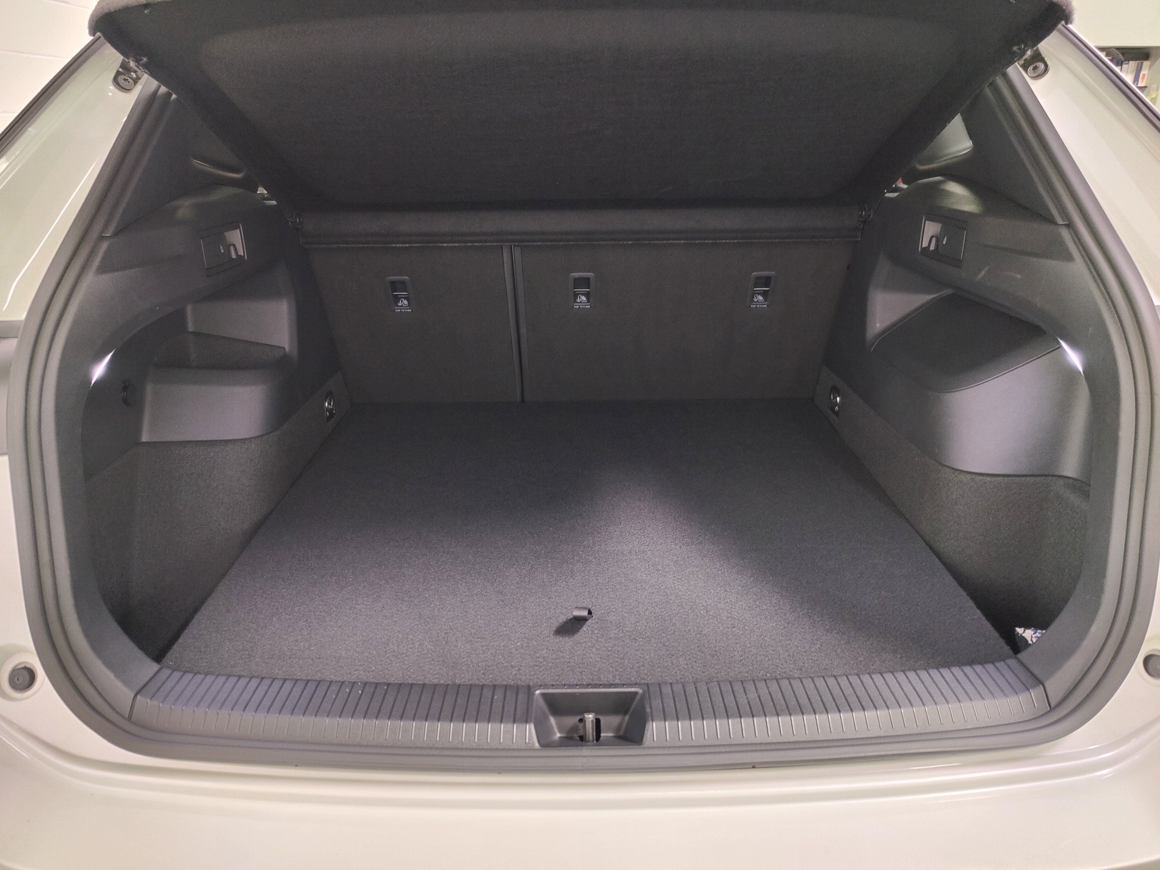 2025 Volkswagen Tiguan SEL R-Line AWD w/Sunroof/Nav