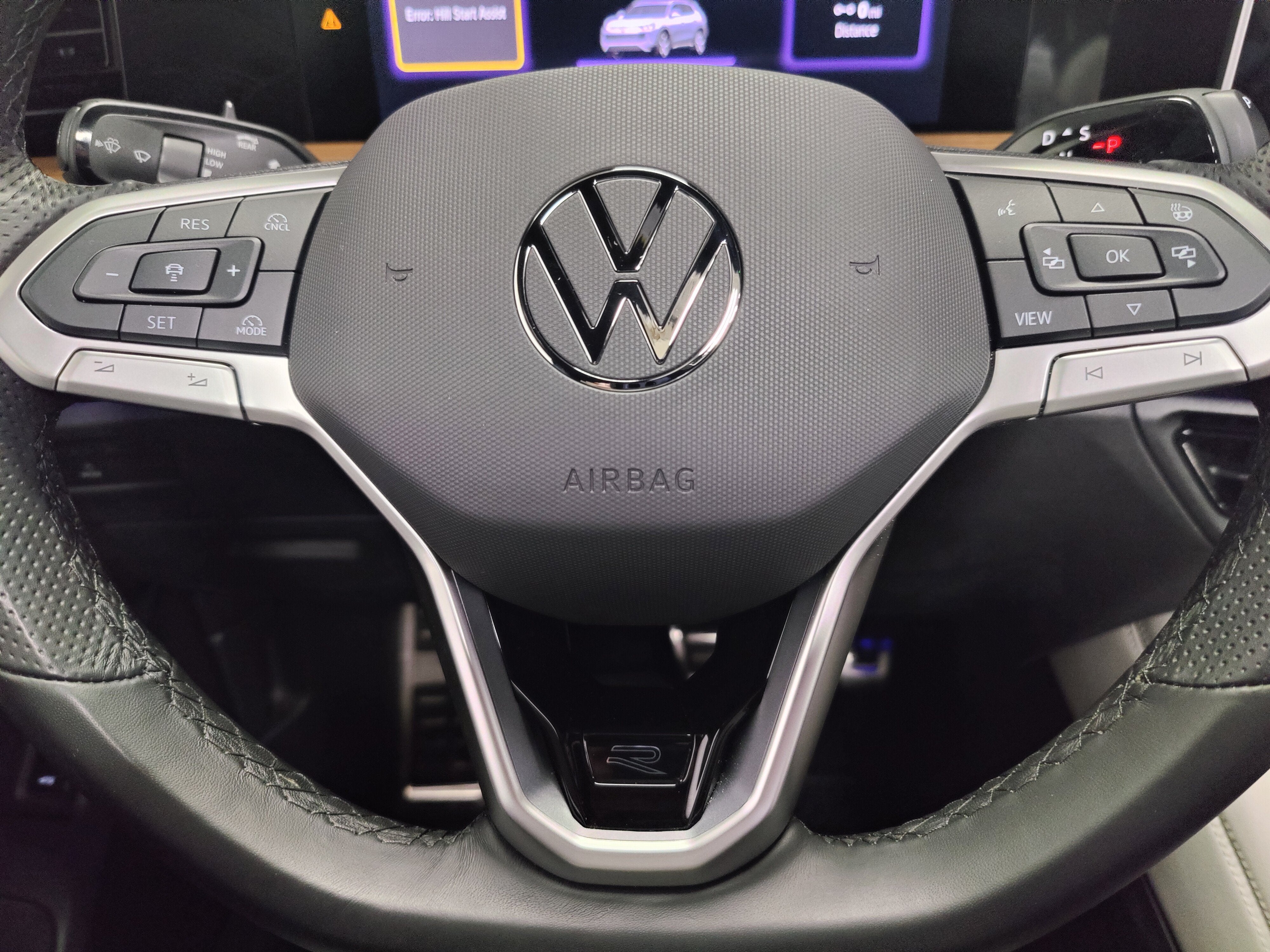 2025 Volkswagen Tiguan SEL AWD R-Line w/Sunroof & Nav