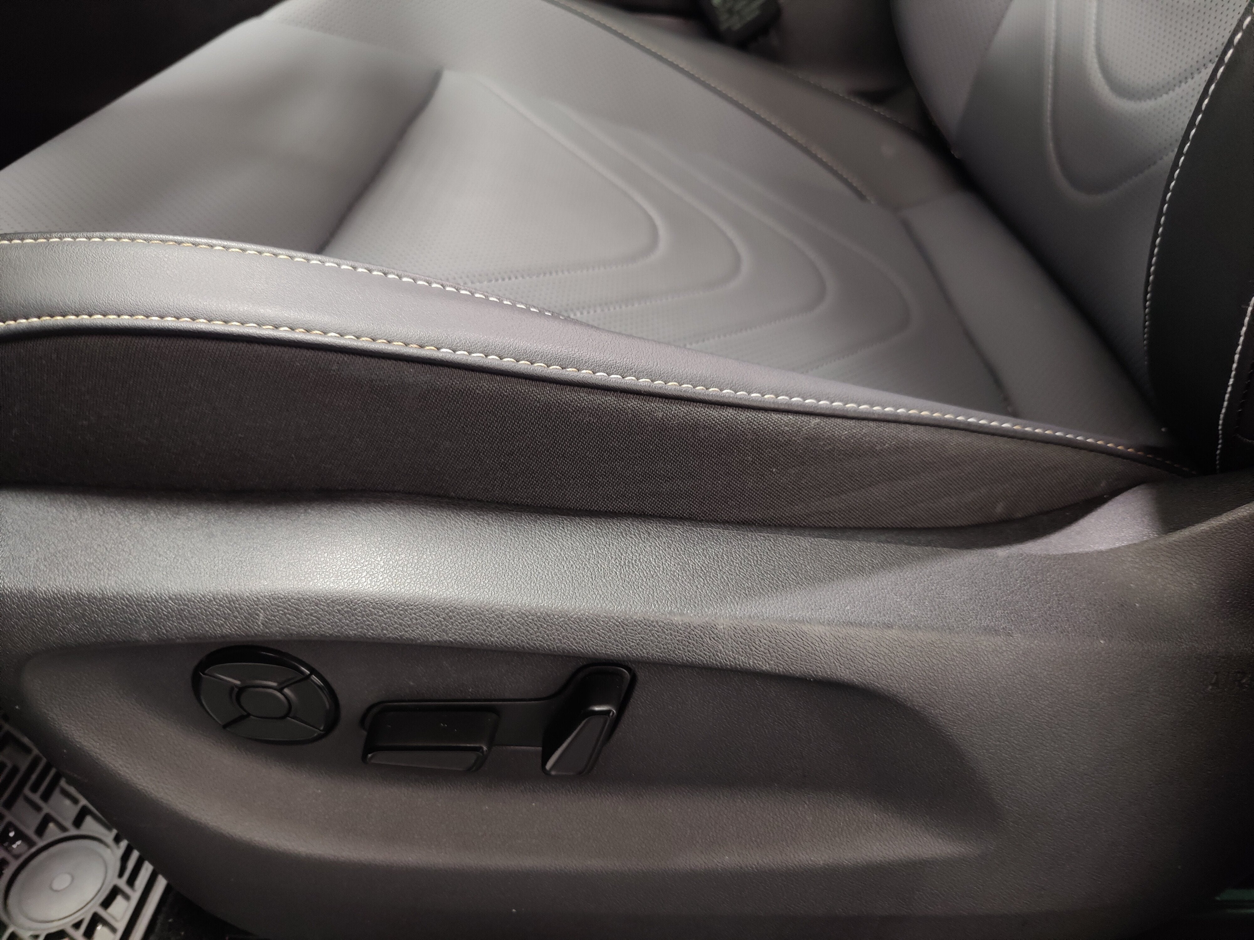 2025 Volkswagen Tiguan SE AWD w/Sunroof
