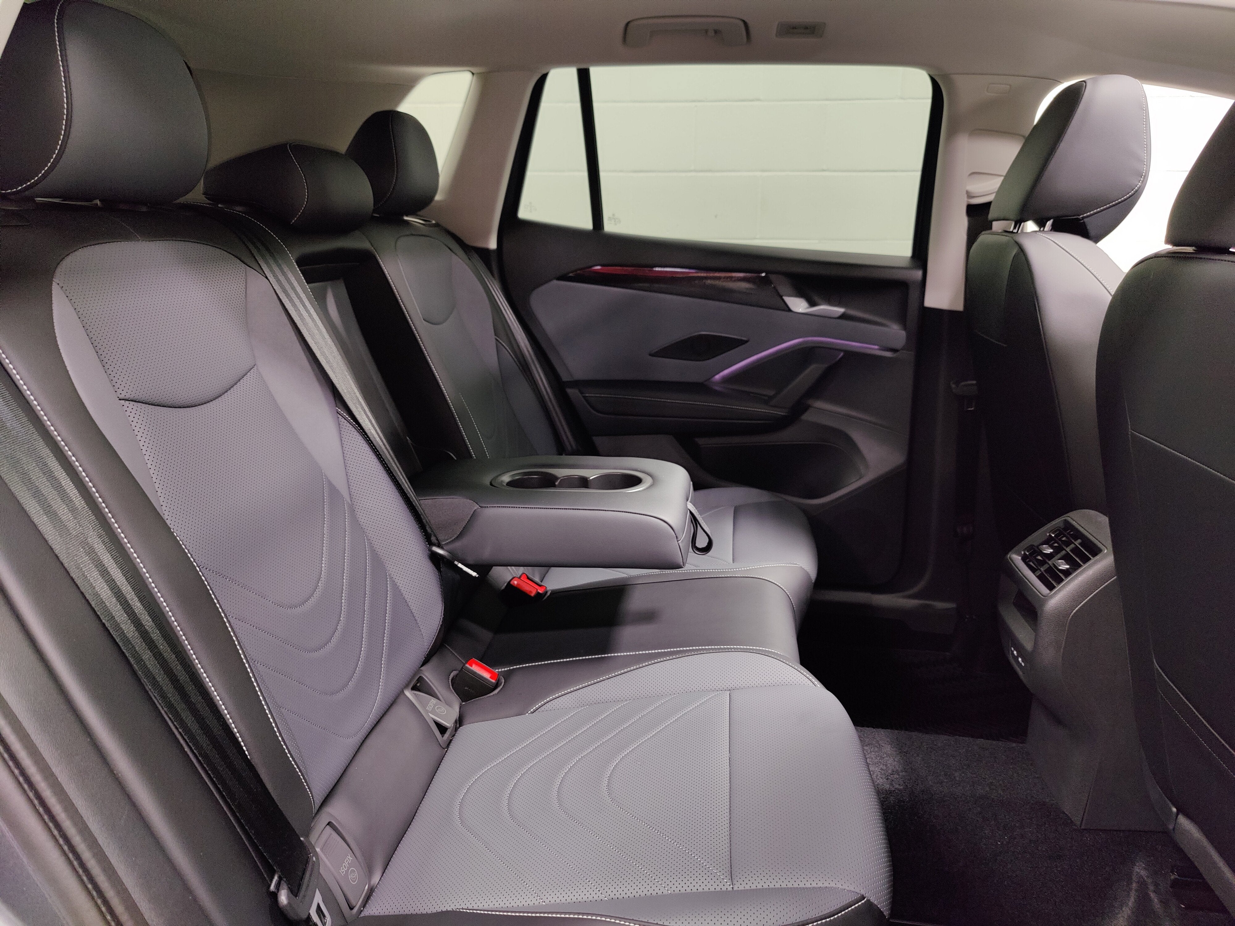 2025 Volkswagen Tiguan SE AWD w/Sunroof