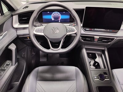 2025 Volkswagen Tiguan SE AWD w/Sunroof