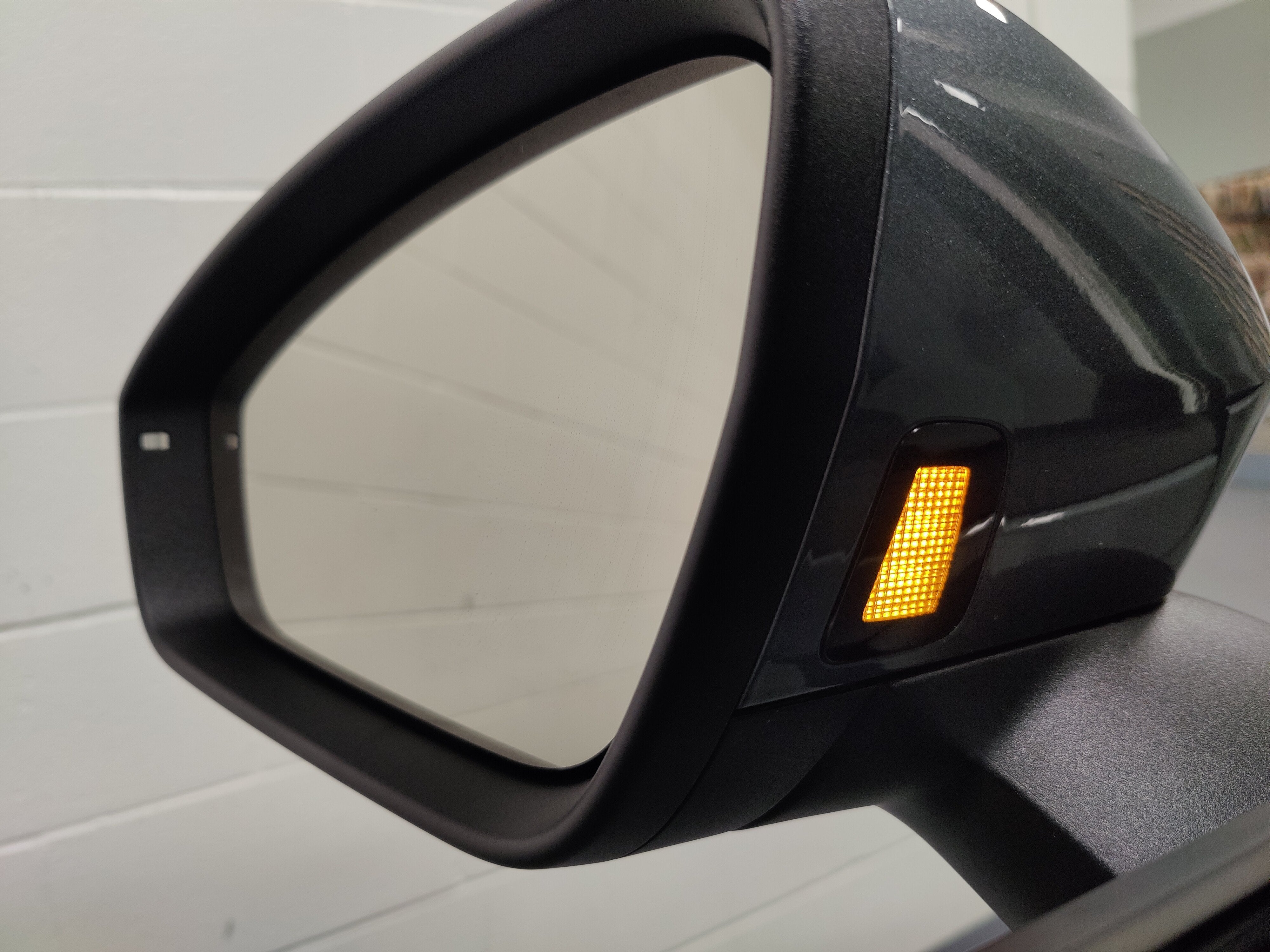 2025 Volkswagen Tiguan SE AWD w/Sunroof