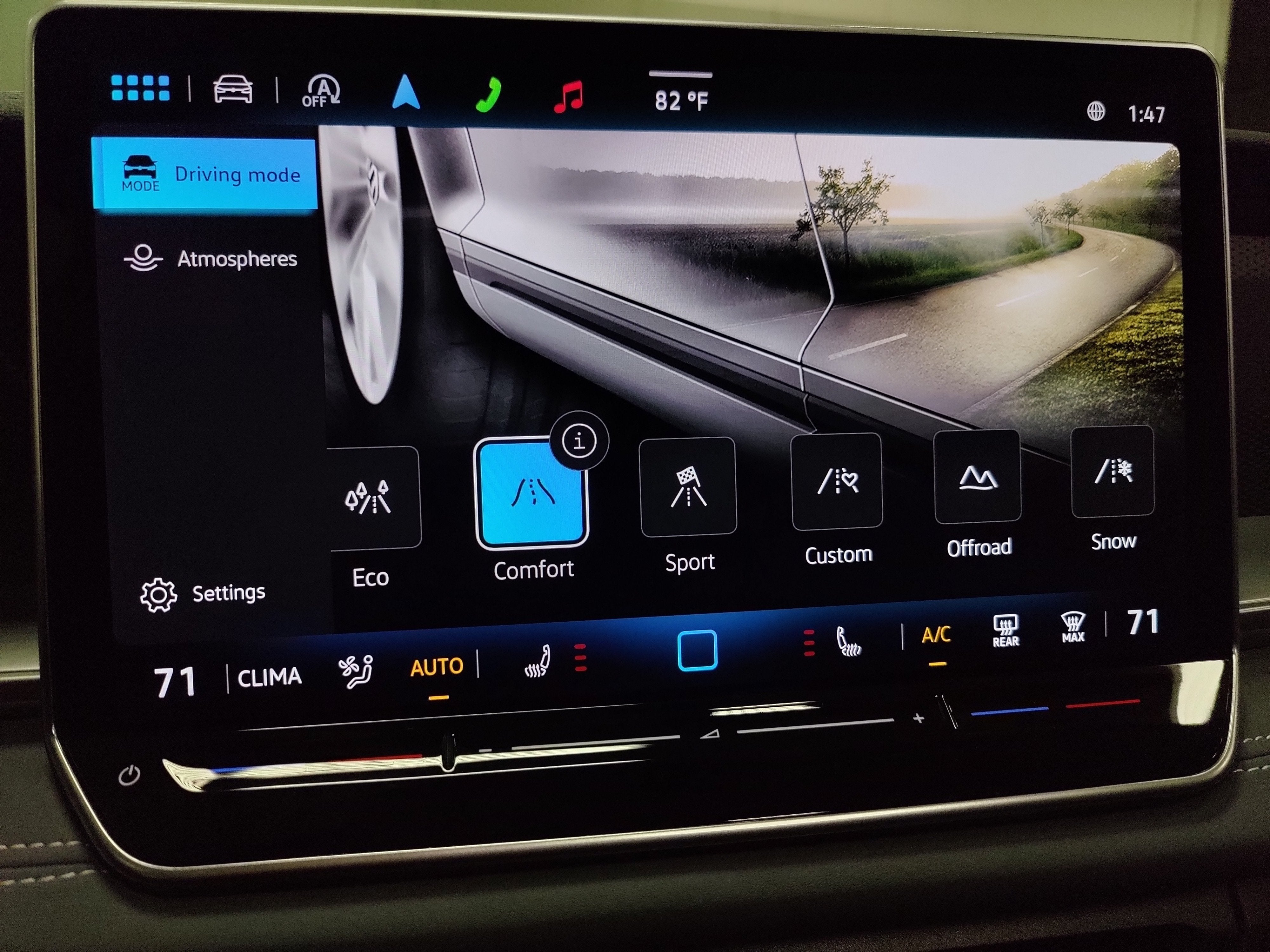 2025 Volkswagen Tiguan SE AWD w/Sunroof