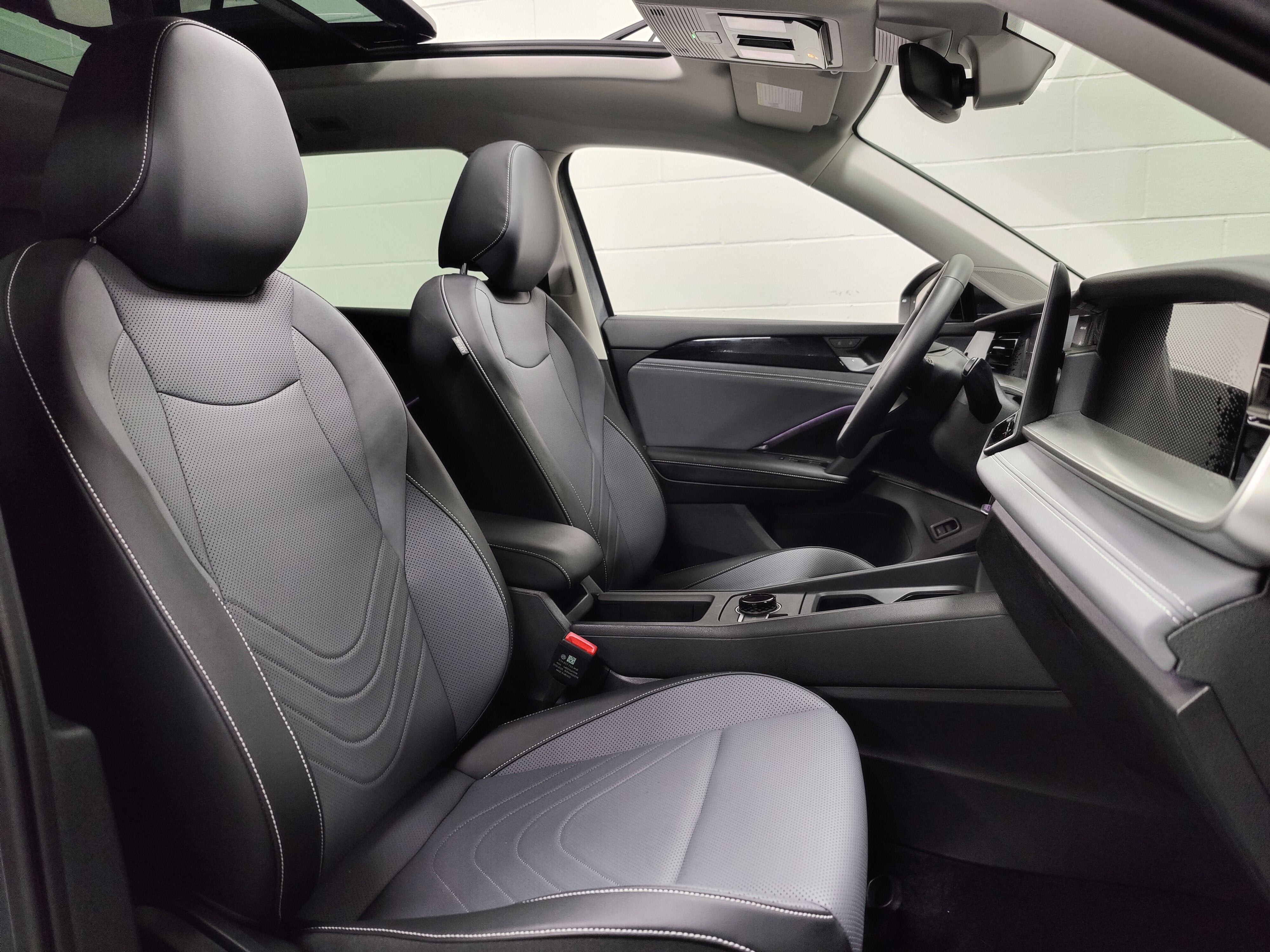 2025 Volkswagen Tiguan SE AWD w/Sunroof
