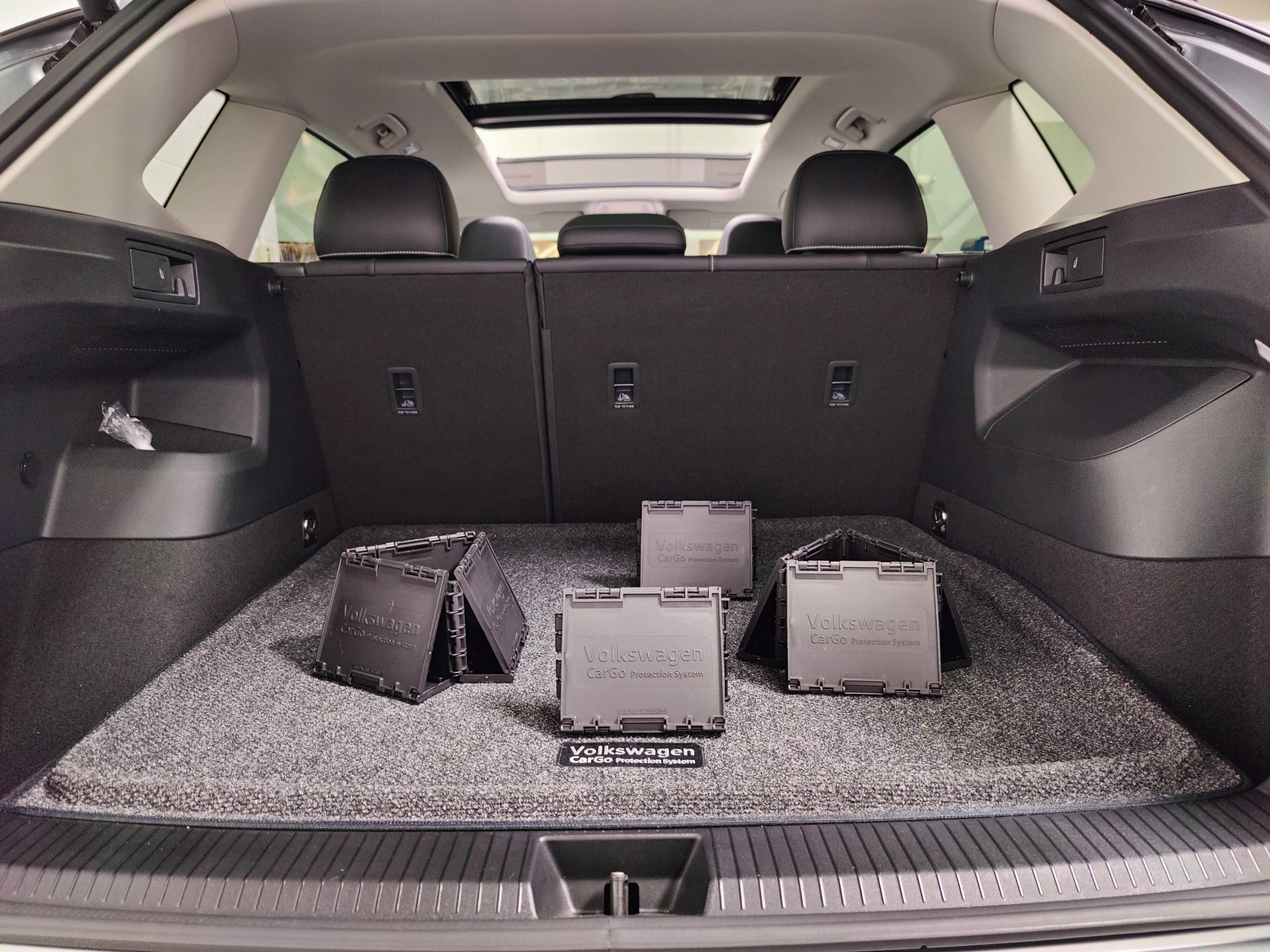 2025 Volkswagen Tiguan SE AWD w/ Sunroof