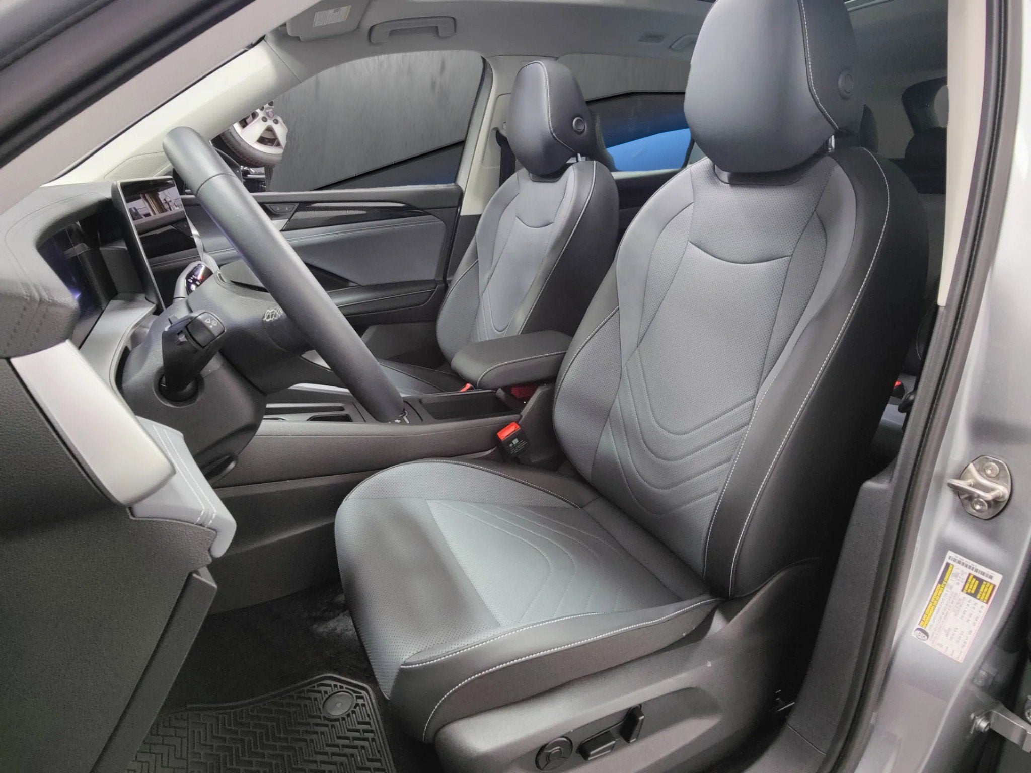 2025 Volkswagen Tiguan SE AWD w/ Sunroof