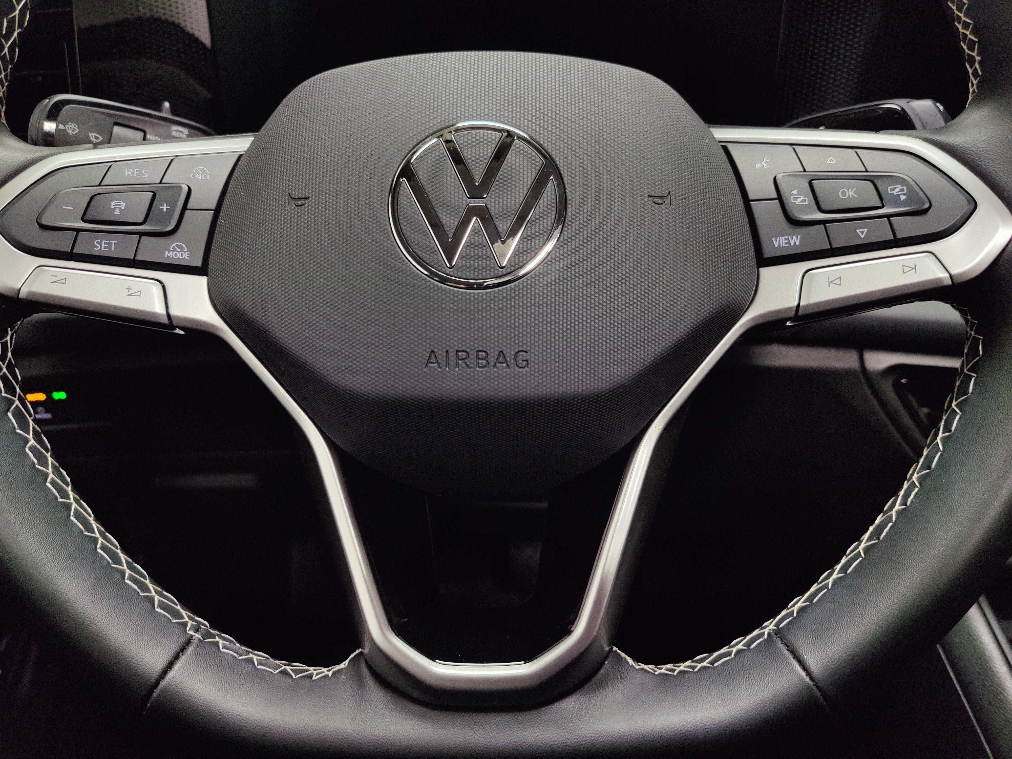 2025 Volkswagen Tiguan SE AWD w/ Sunroof