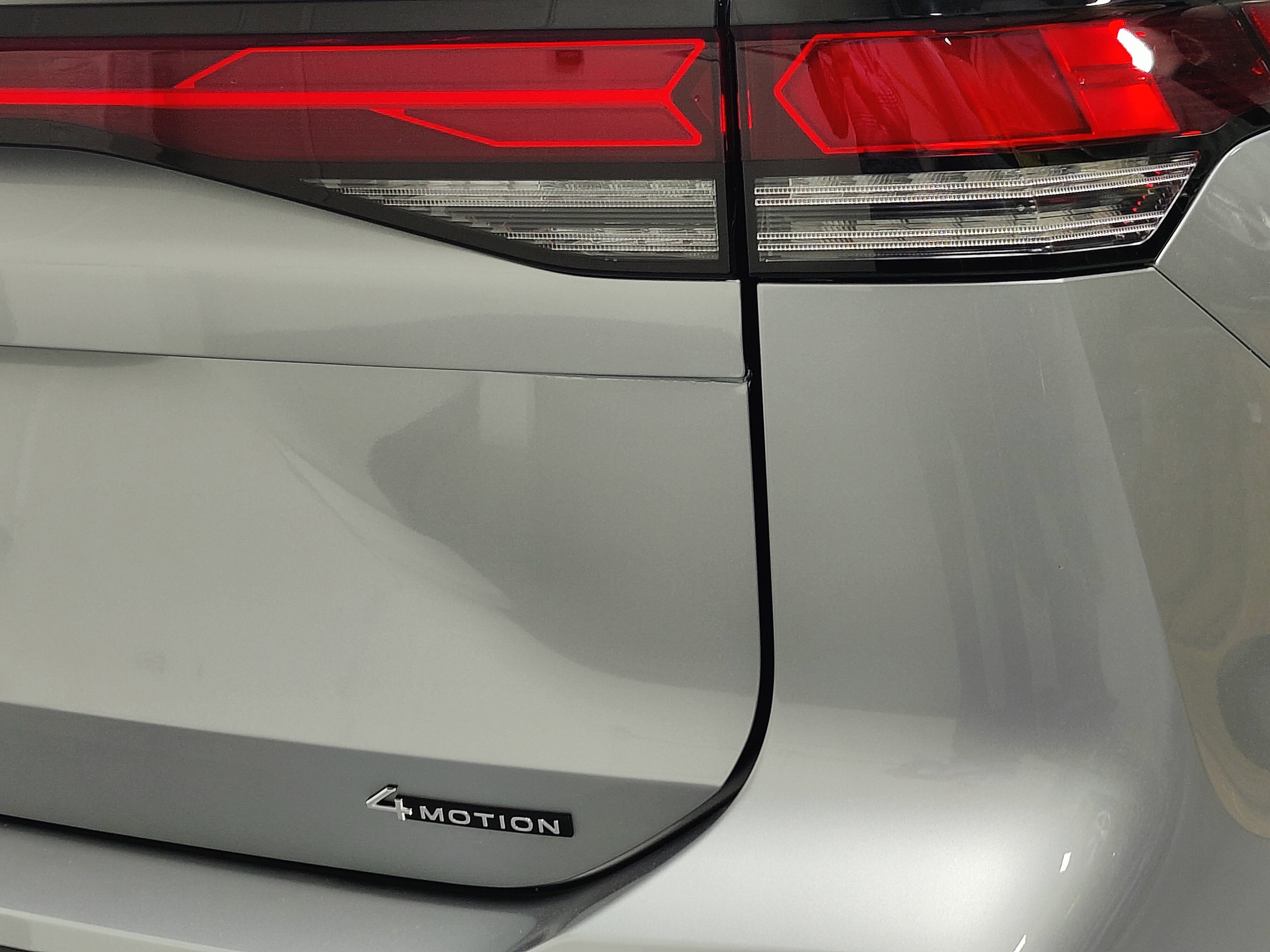 2025 Volkswagen Tiguan SE AWD w/ Sunroof