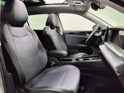 2025 Volkswagen Tiguan SE AWD w/ Sunroof